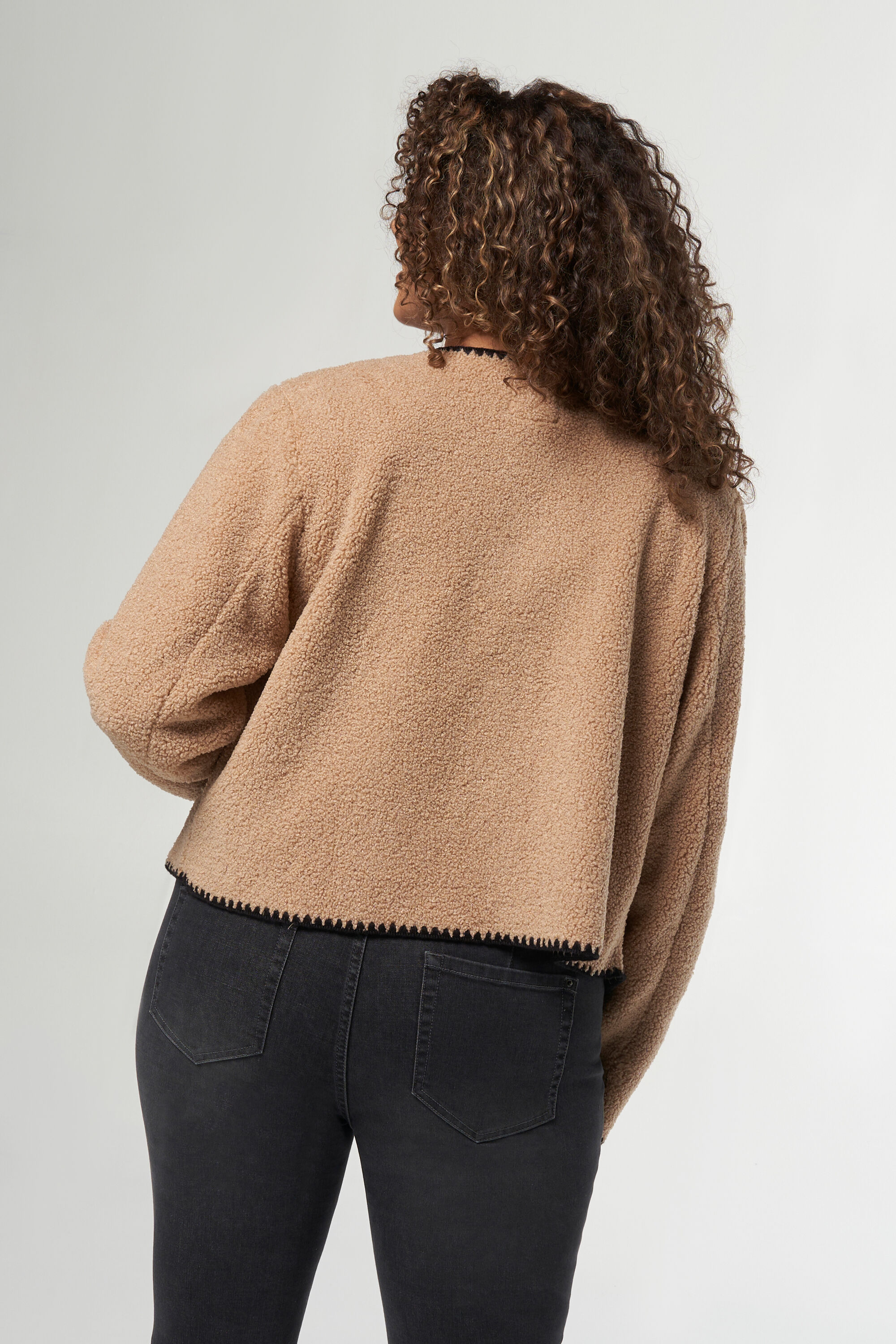 Chaqueta de peluche con botones image number 3