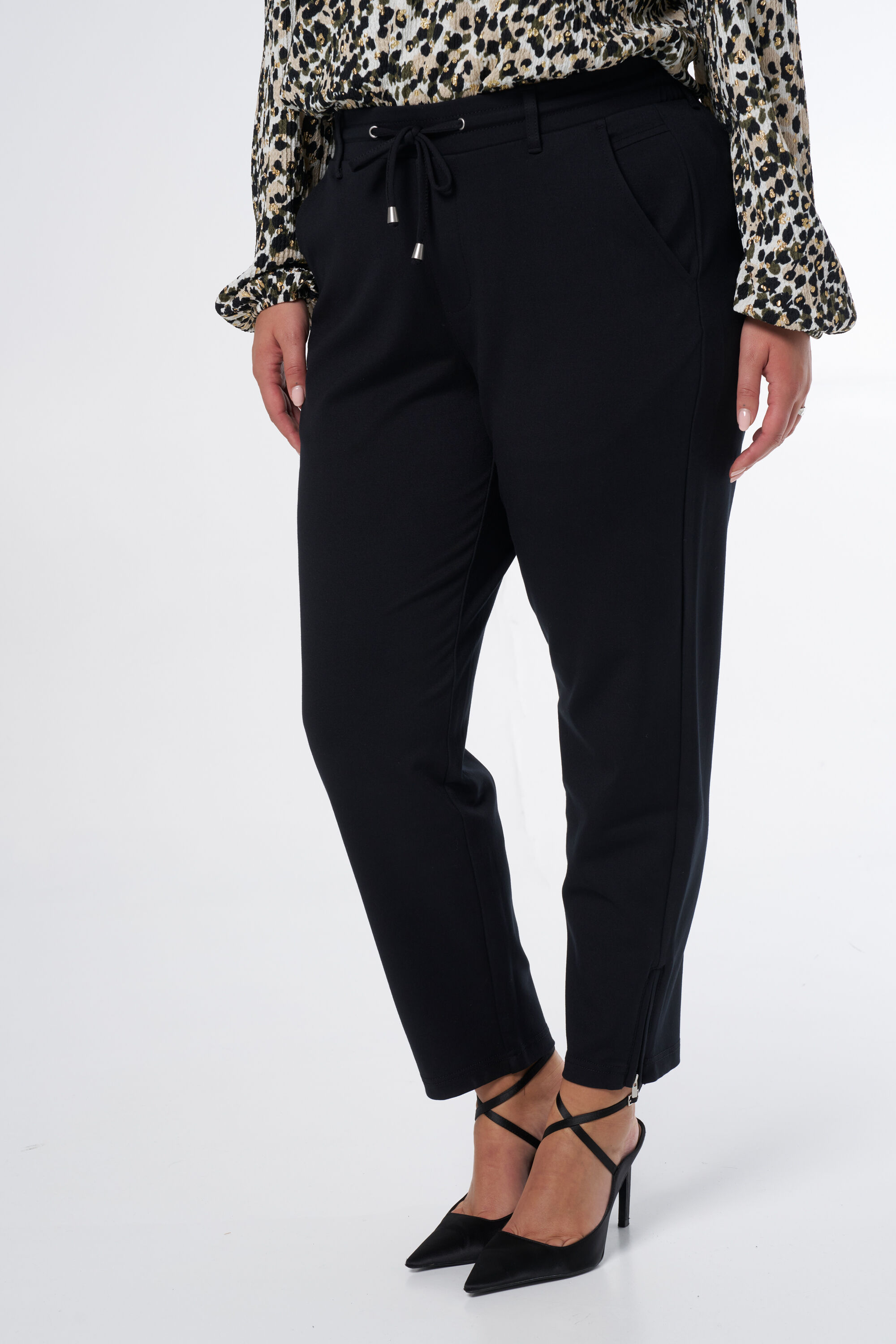 Pantalones el&aacute;sticos image number 5