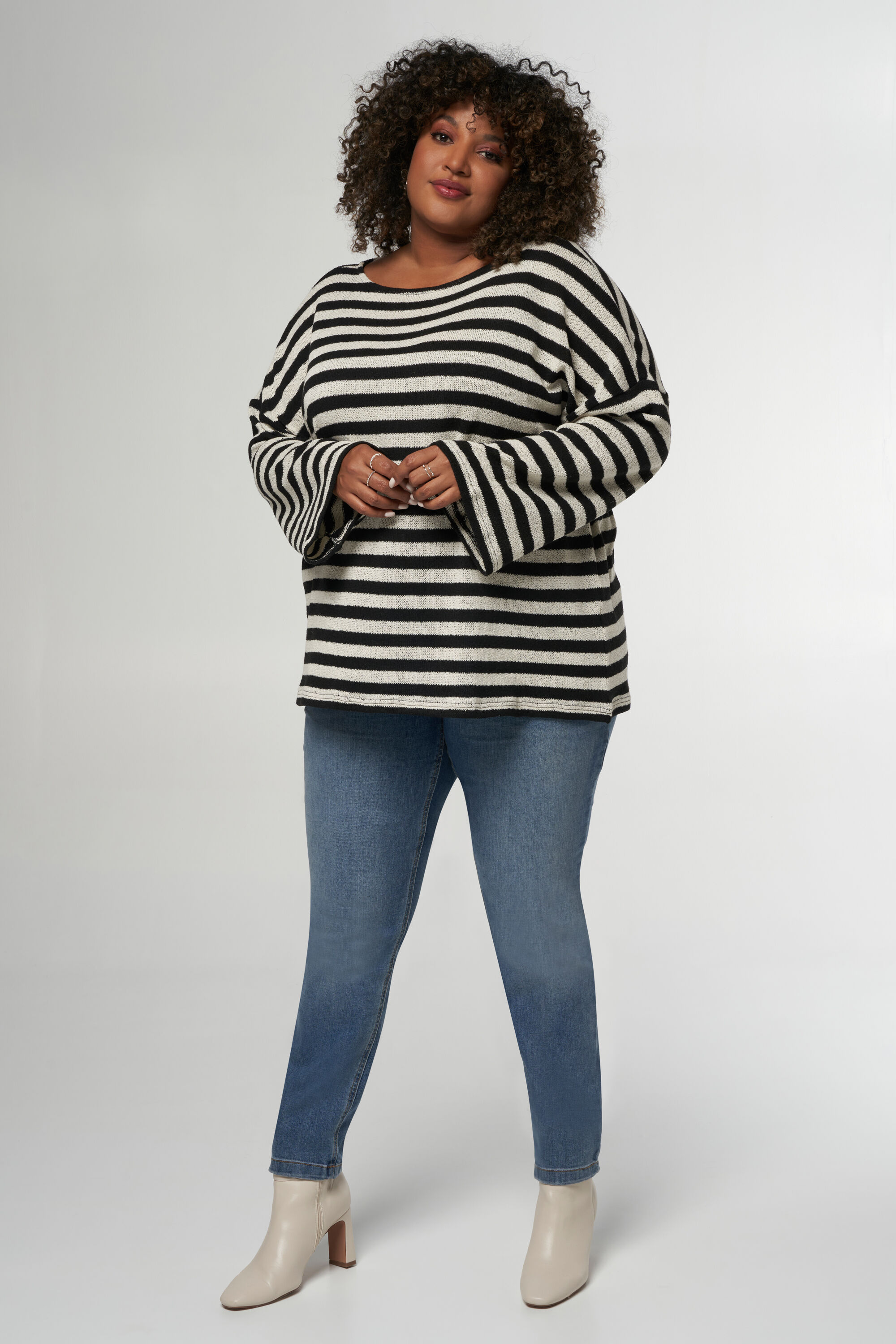 Top con manga larga acampanada image number 6