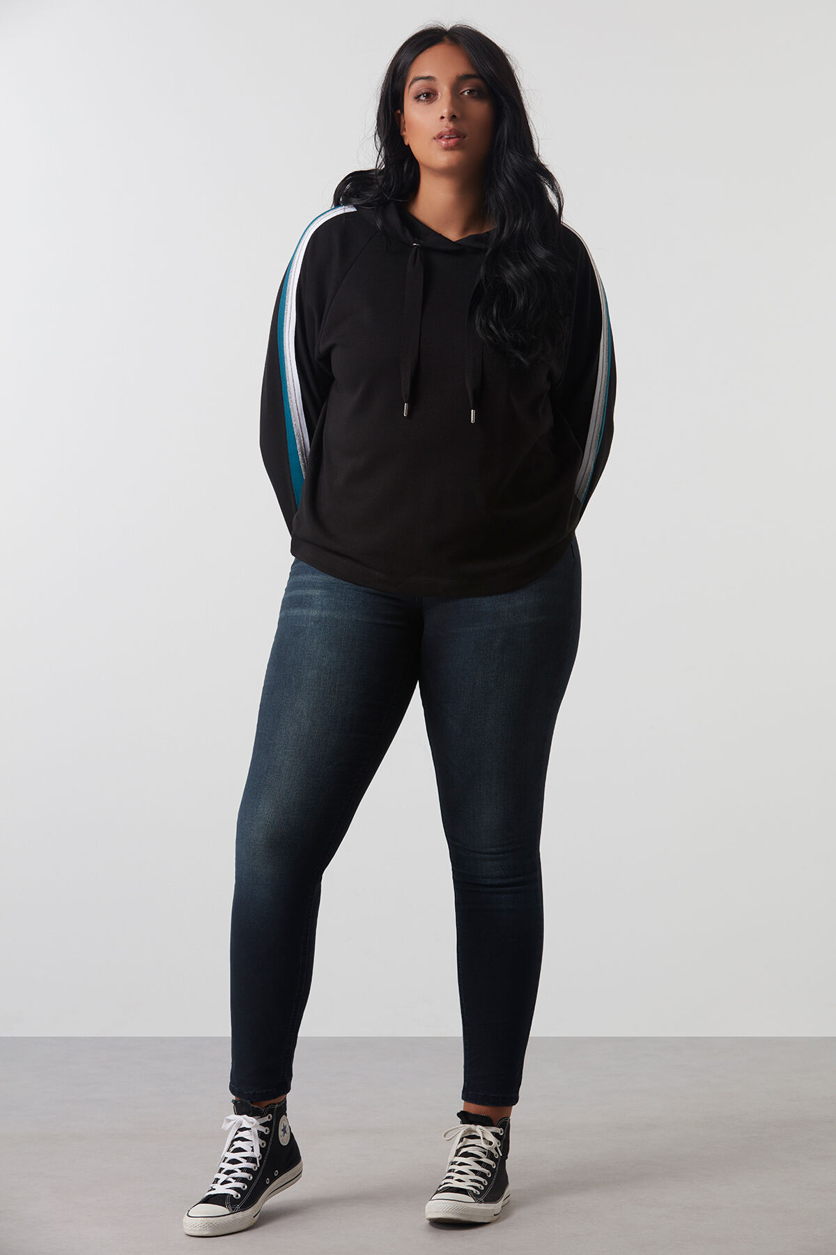 Vaqueros de pitillo modelo SHAPING image number 4