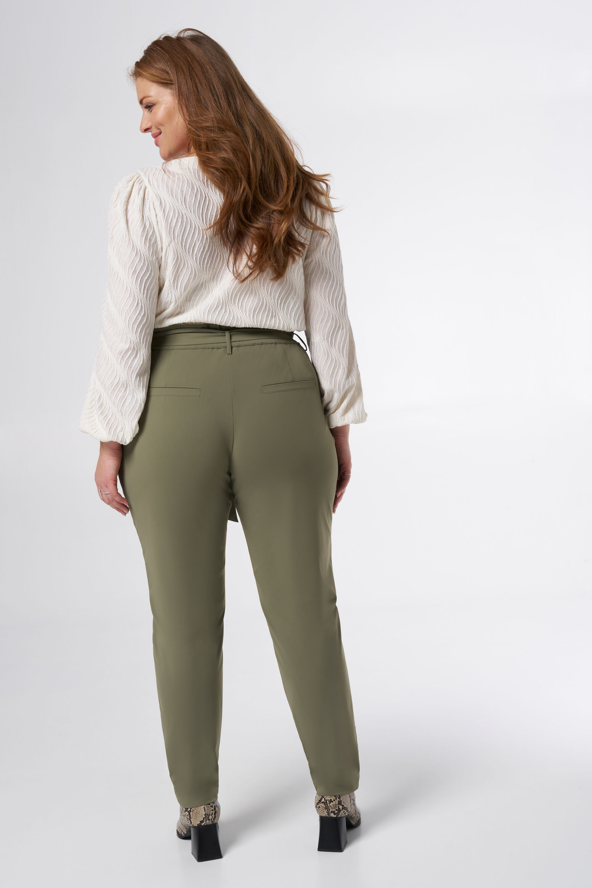 Pantal&oacute;n paperbag el&aacute;stico image number 3