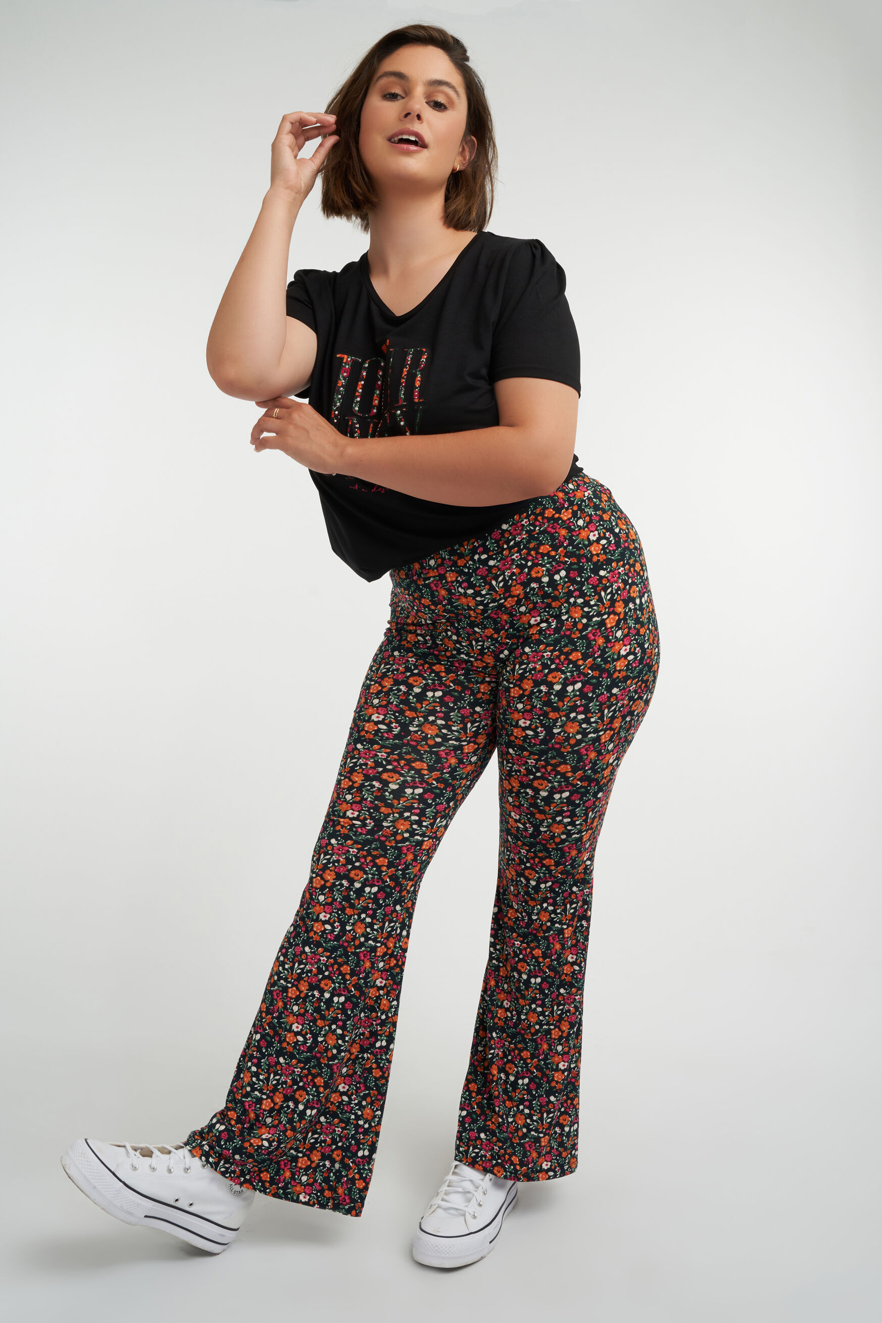 Legging acampanado con estampado floral   image number 7
