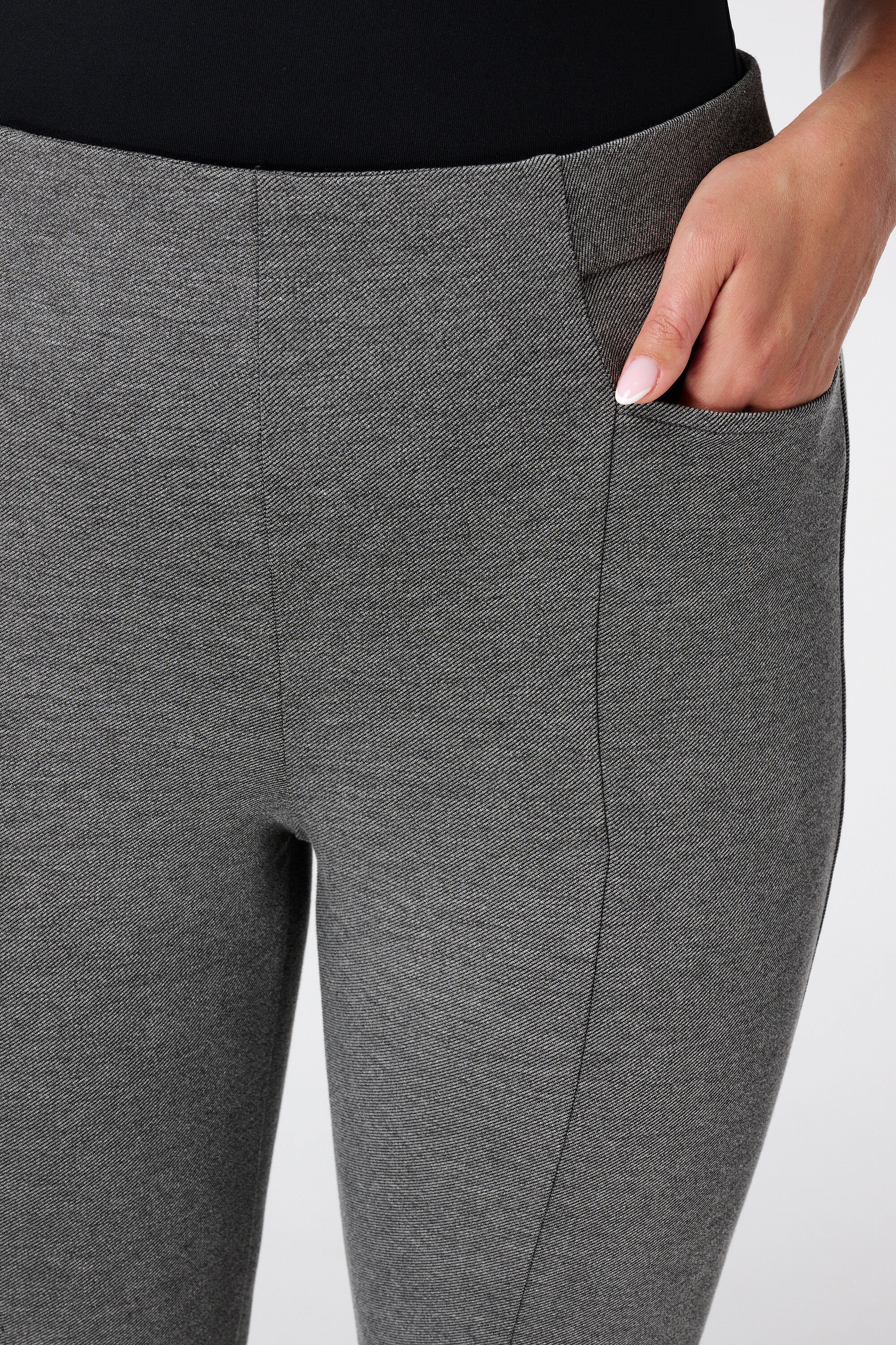 Leggings con costuras decorativas image number 4