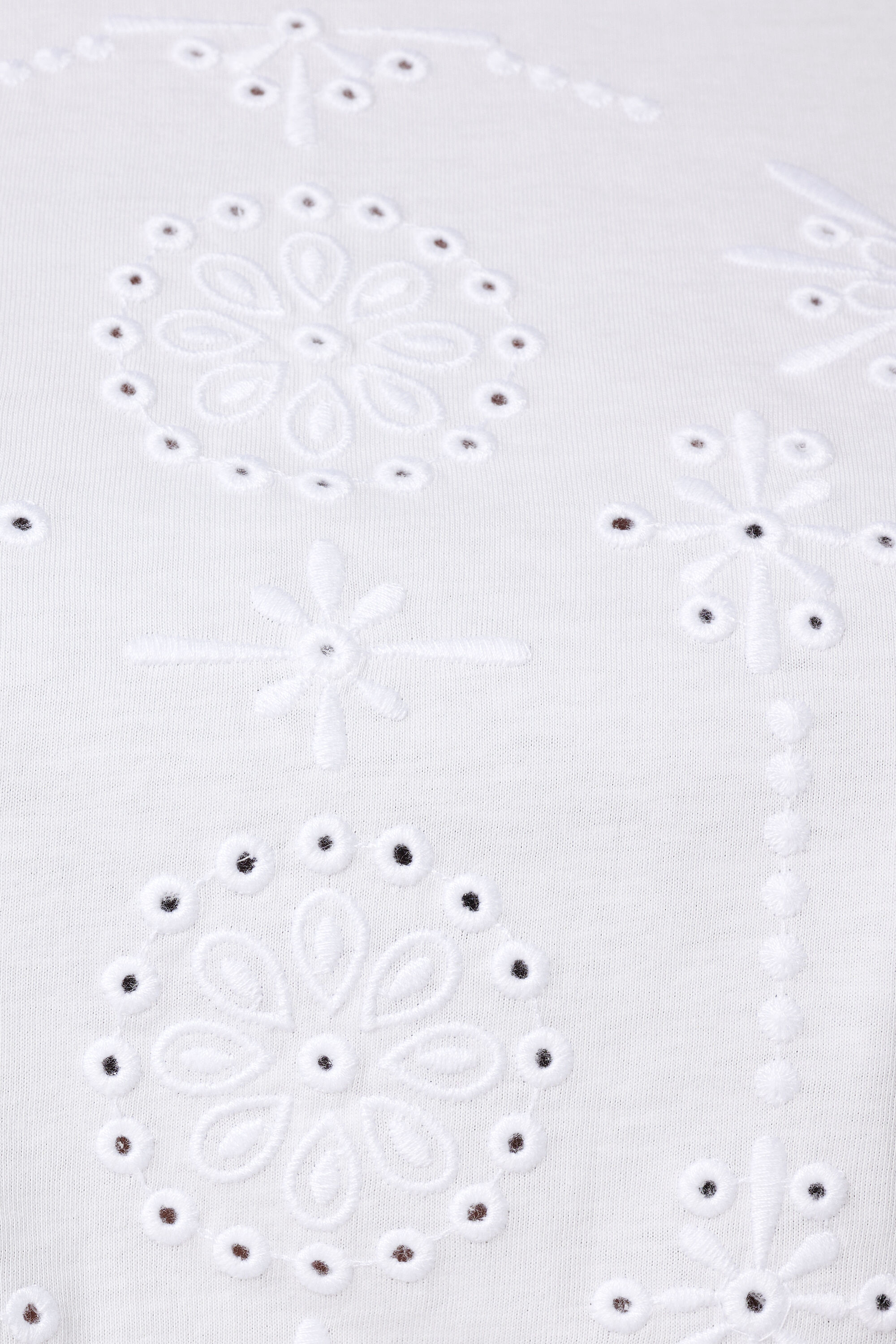 Camiseta con bordado image number 6