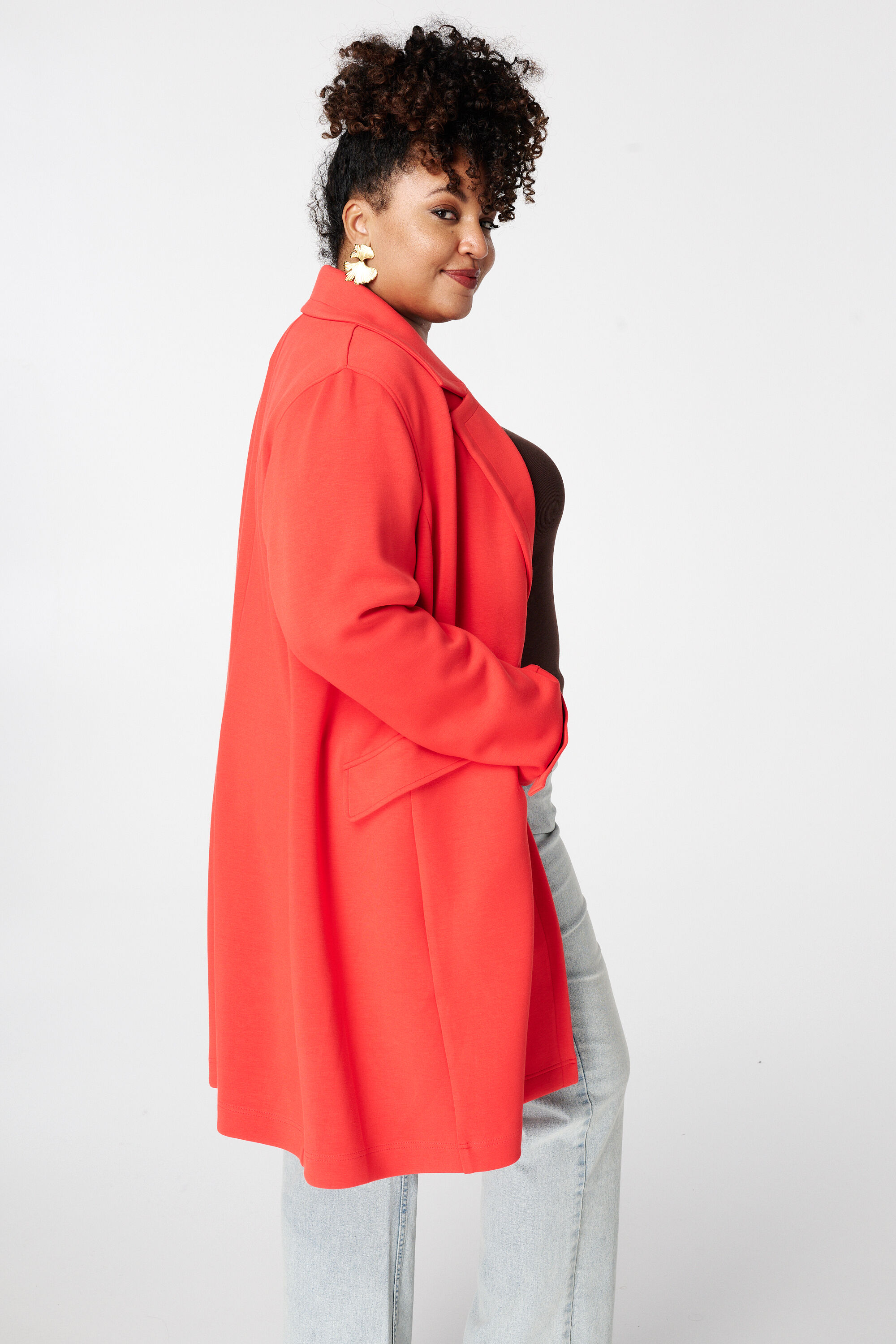 Abrigo con cierre de botones image number 3