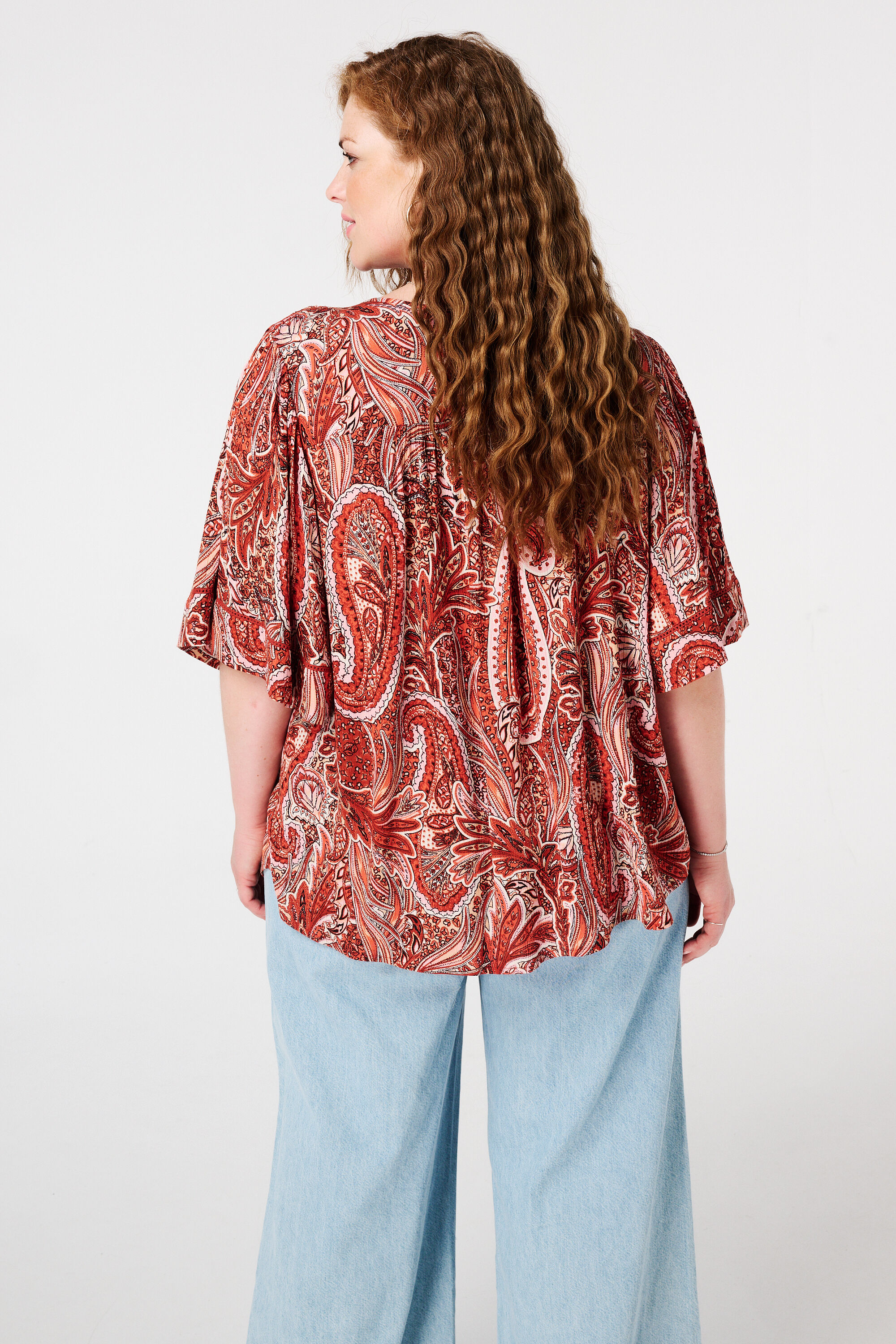 Blusa con estampado y detalle de lazo image number 3