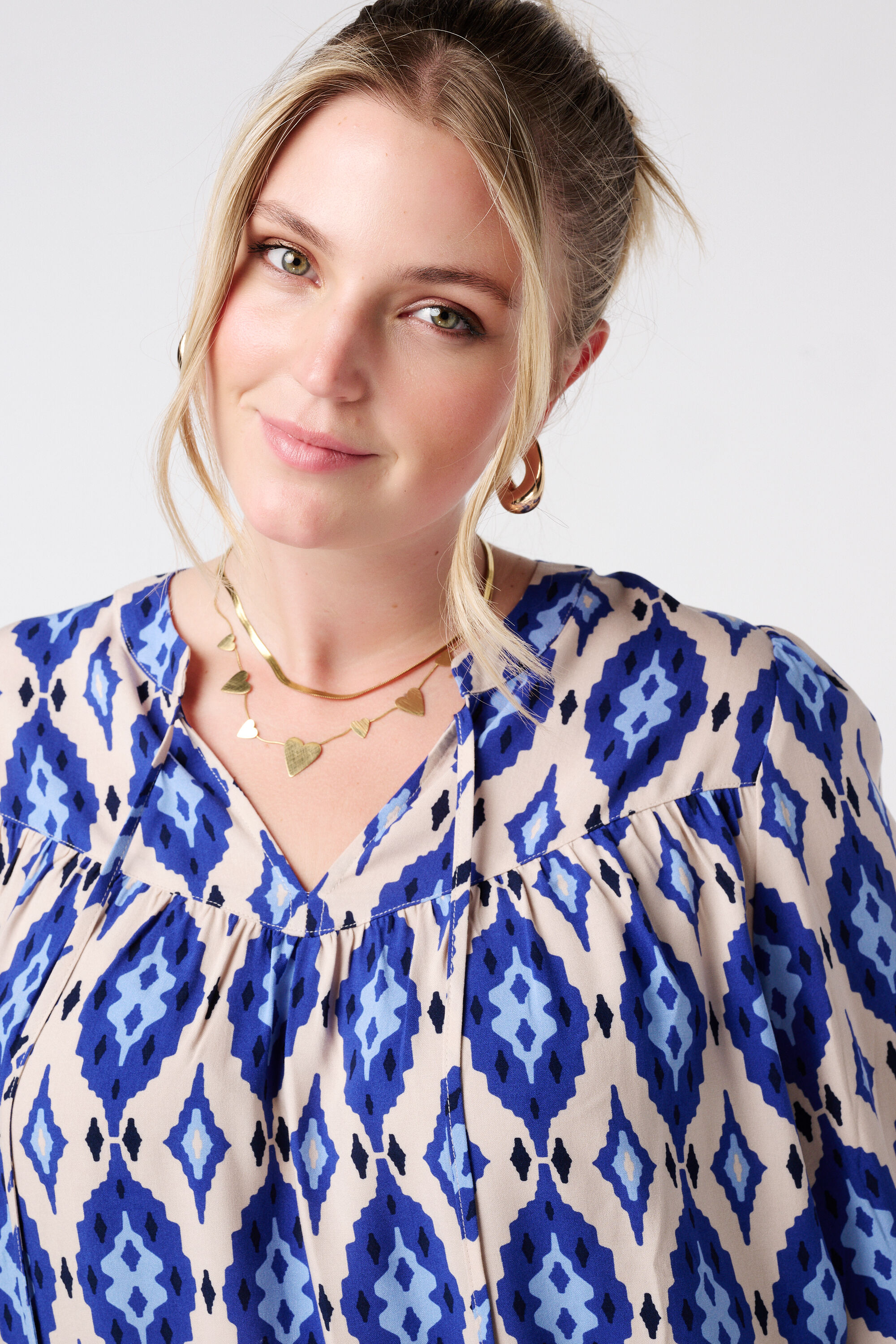 Blusa con estampado y bobinas image number 4