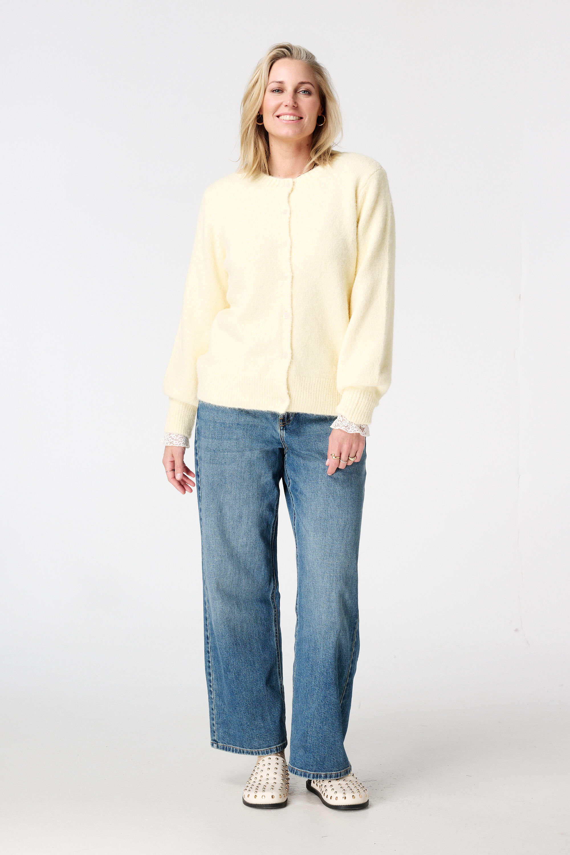 C&aacute;rdigan de punto con cierre con botones image number 5