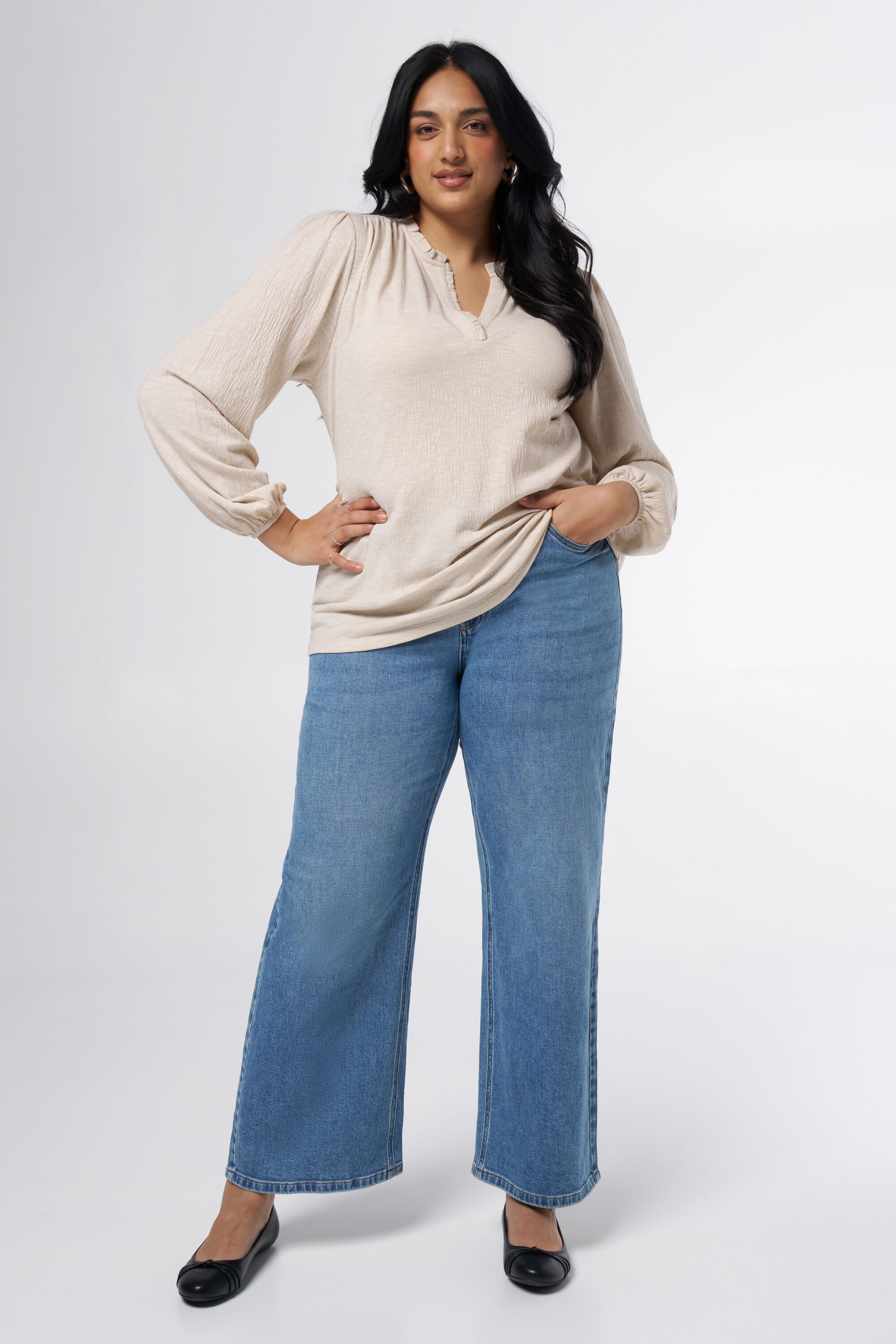 Top con escote en V image number 5