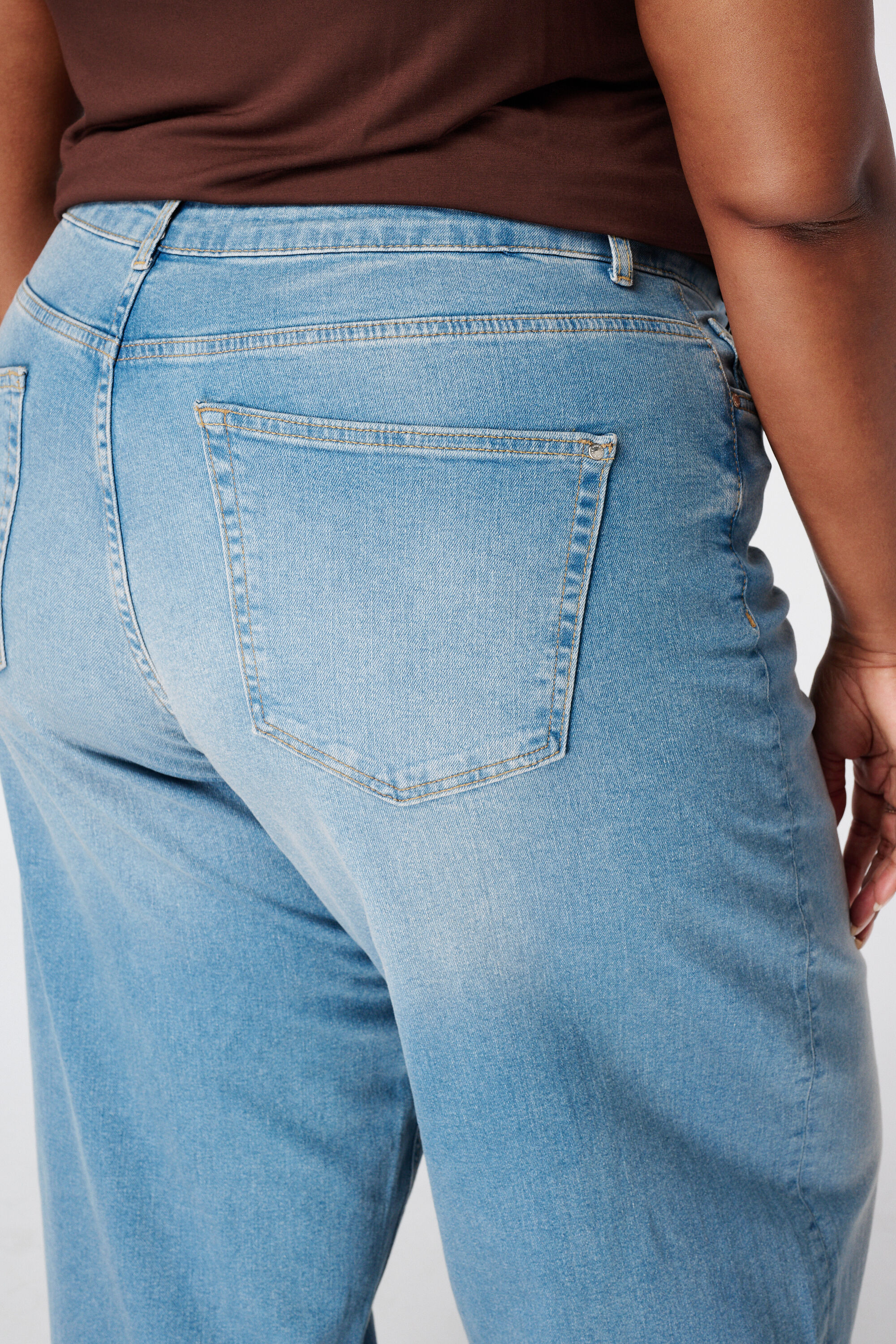 Vaqueros wide leg image number 4