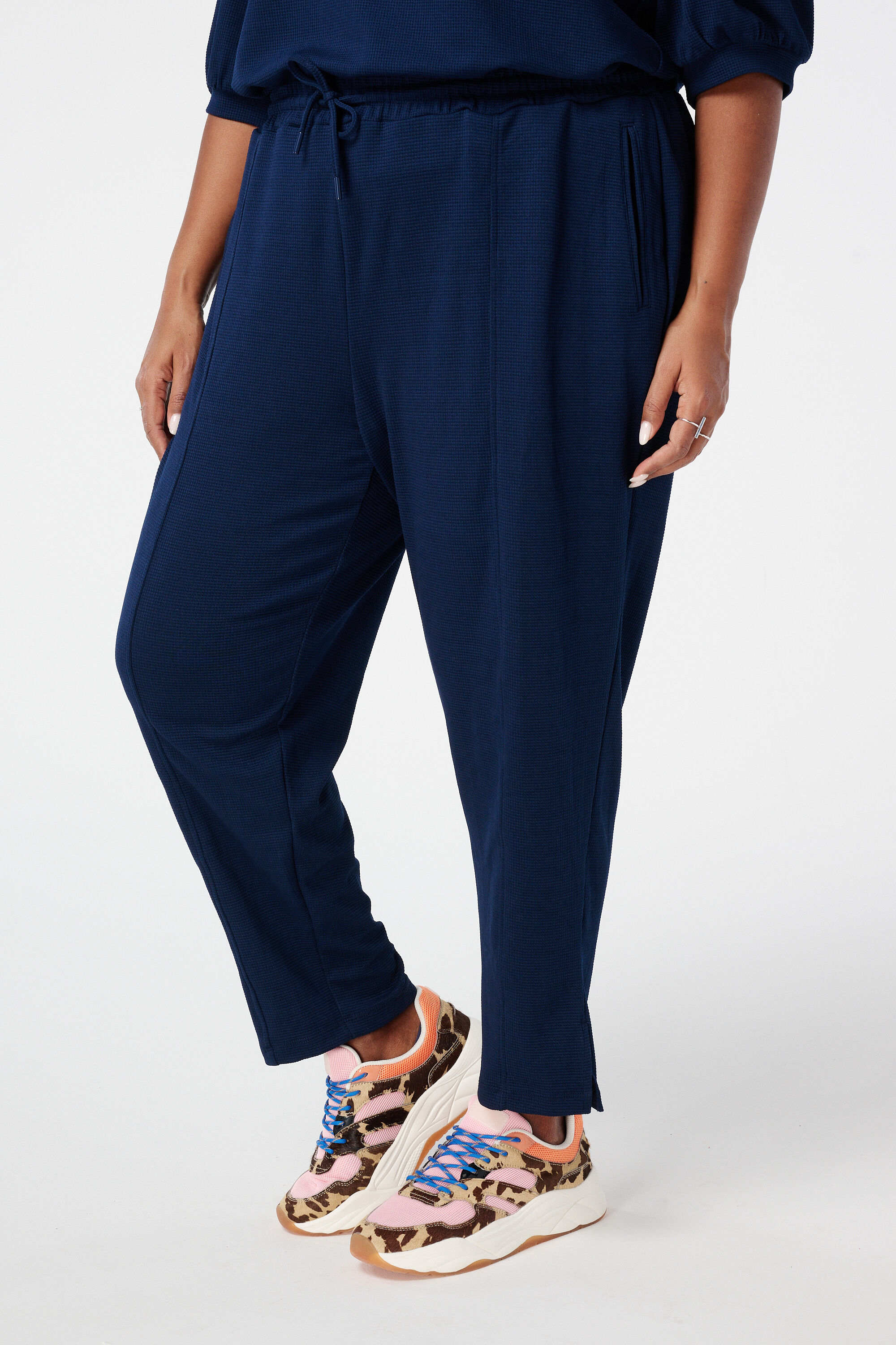 Pantalones con cintura el&aacute;stica image number 5