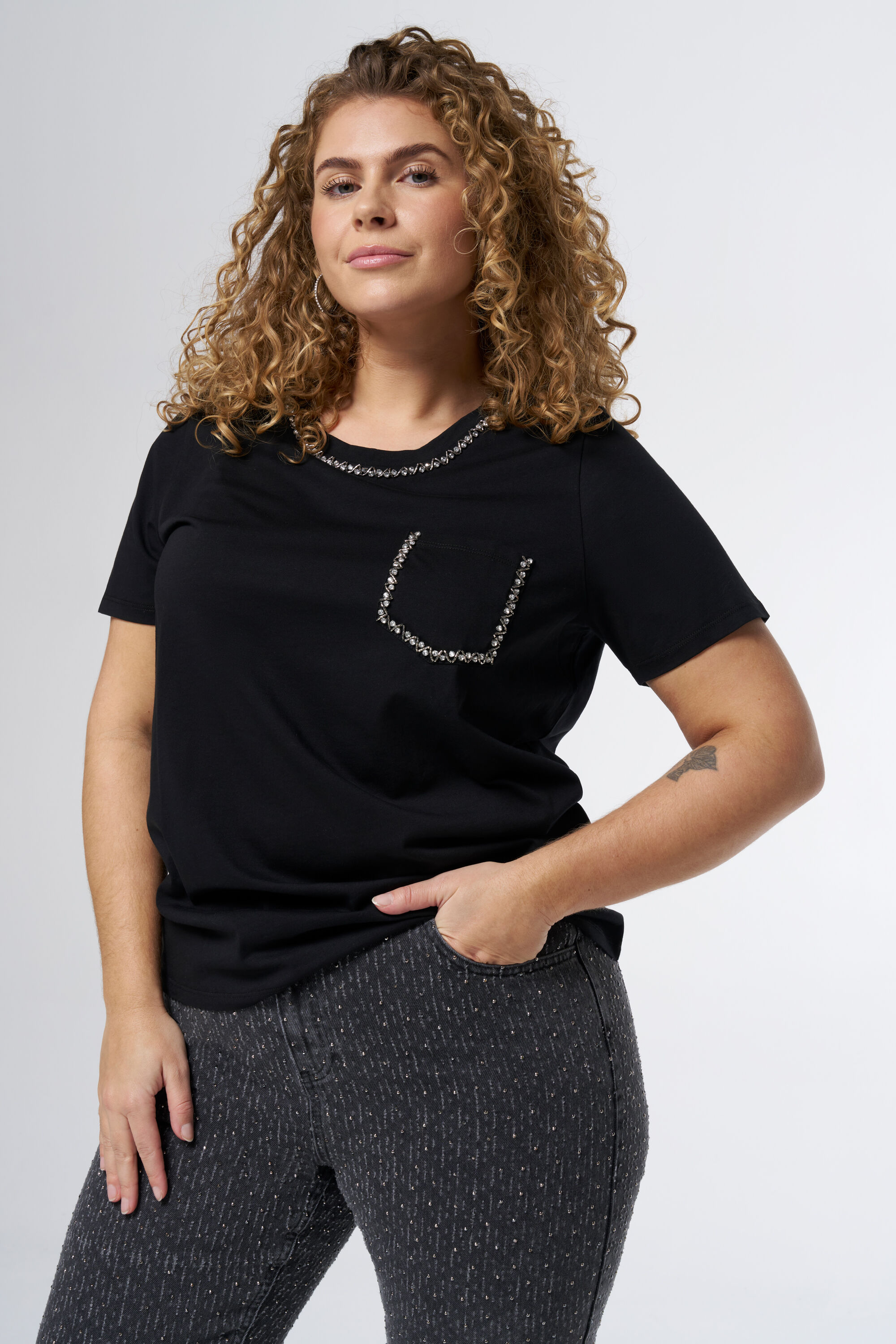 camiseta con cuentas image number 6