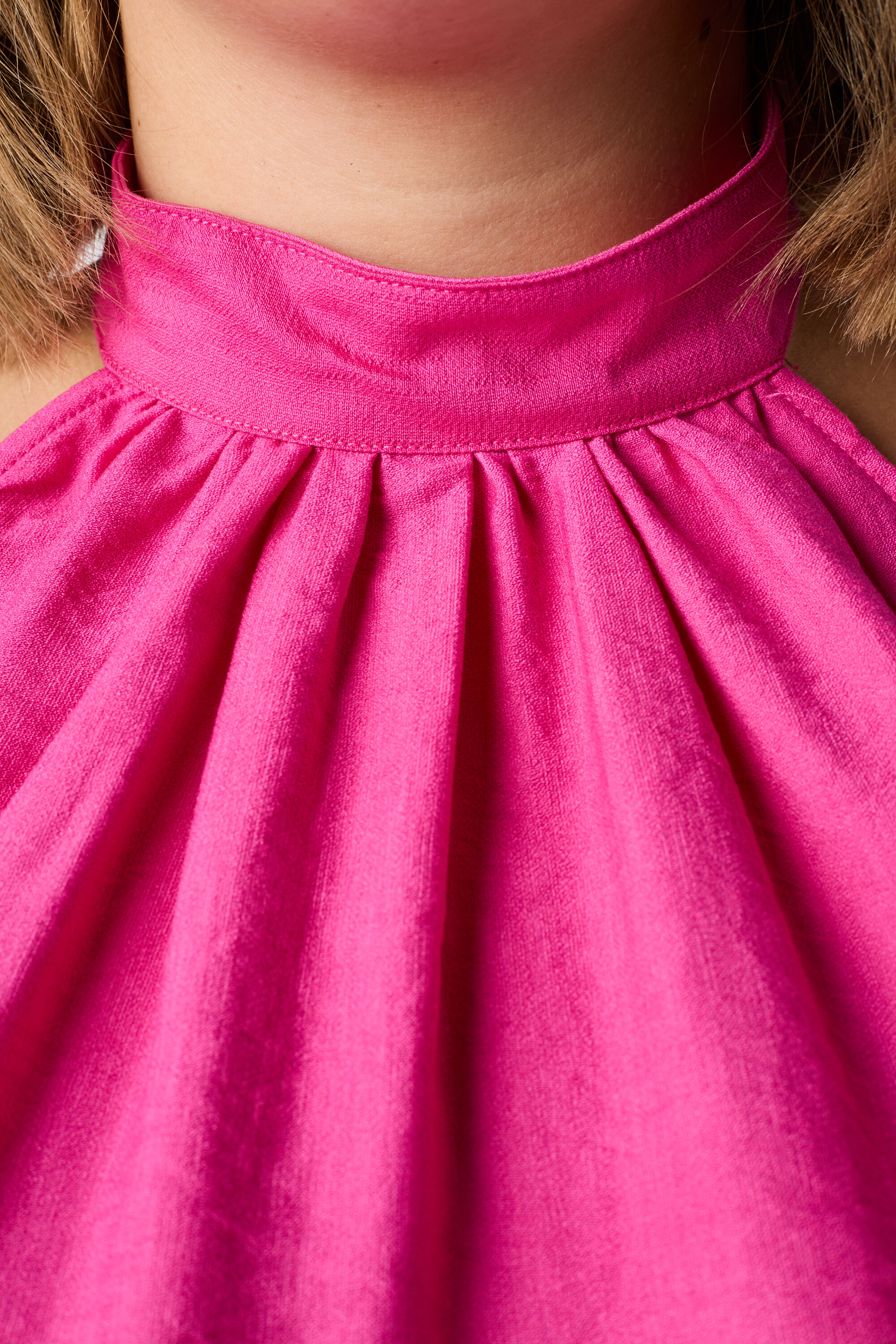 Blusa sin mangas con cuello alto image number 6