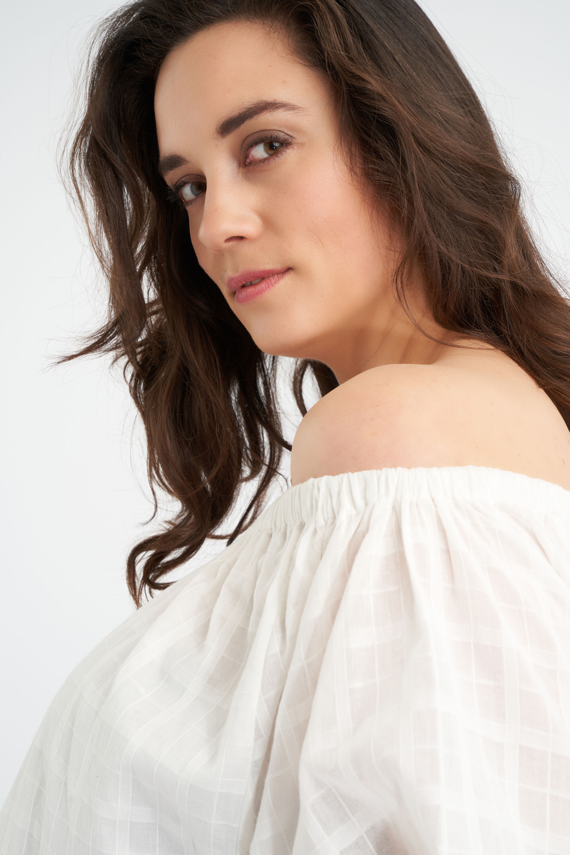 Blusa hombros descubiertos image number 4