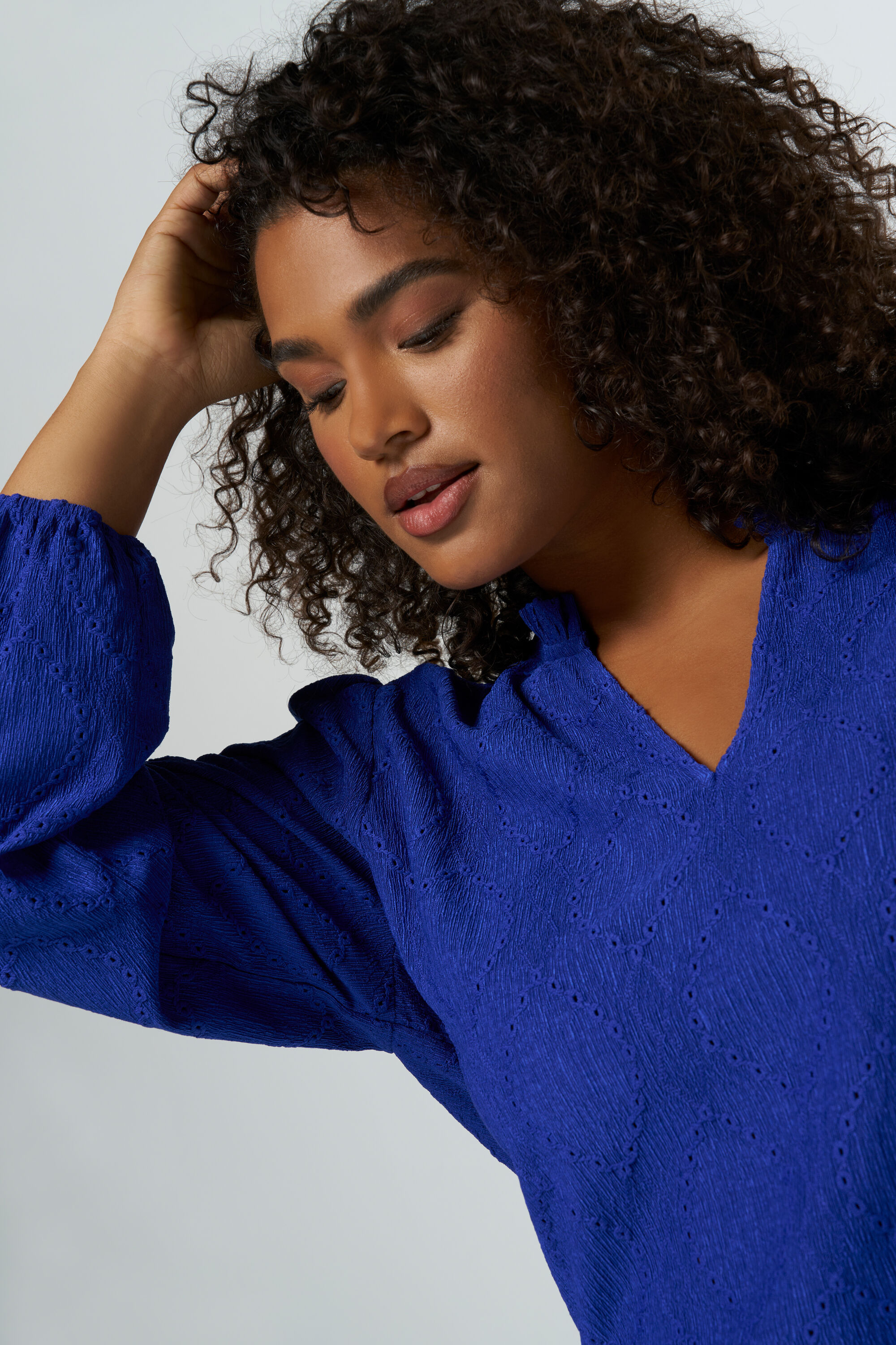 Top bordado image number 4