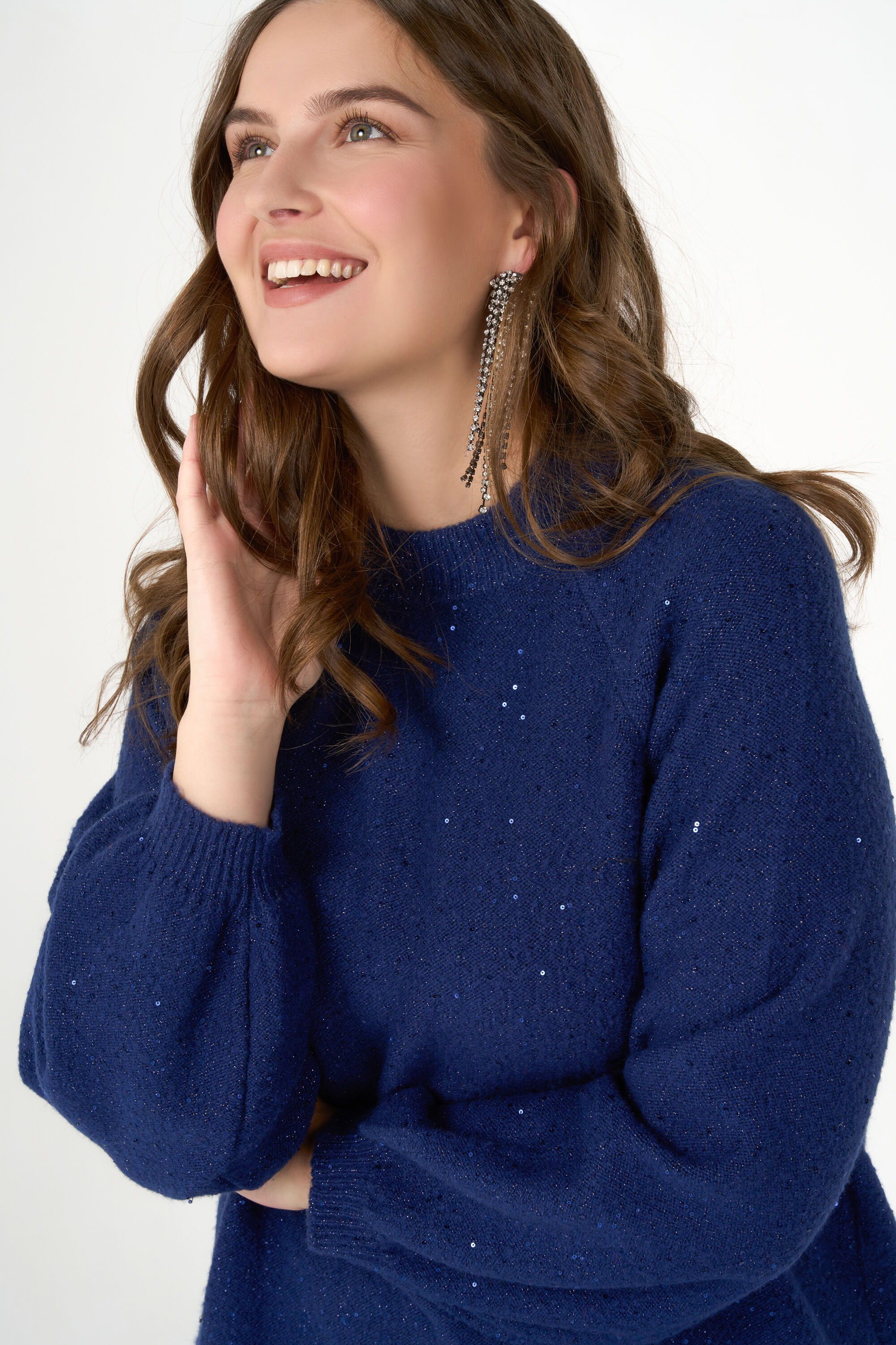 Vestido de punto con detalles brillantes image number 5