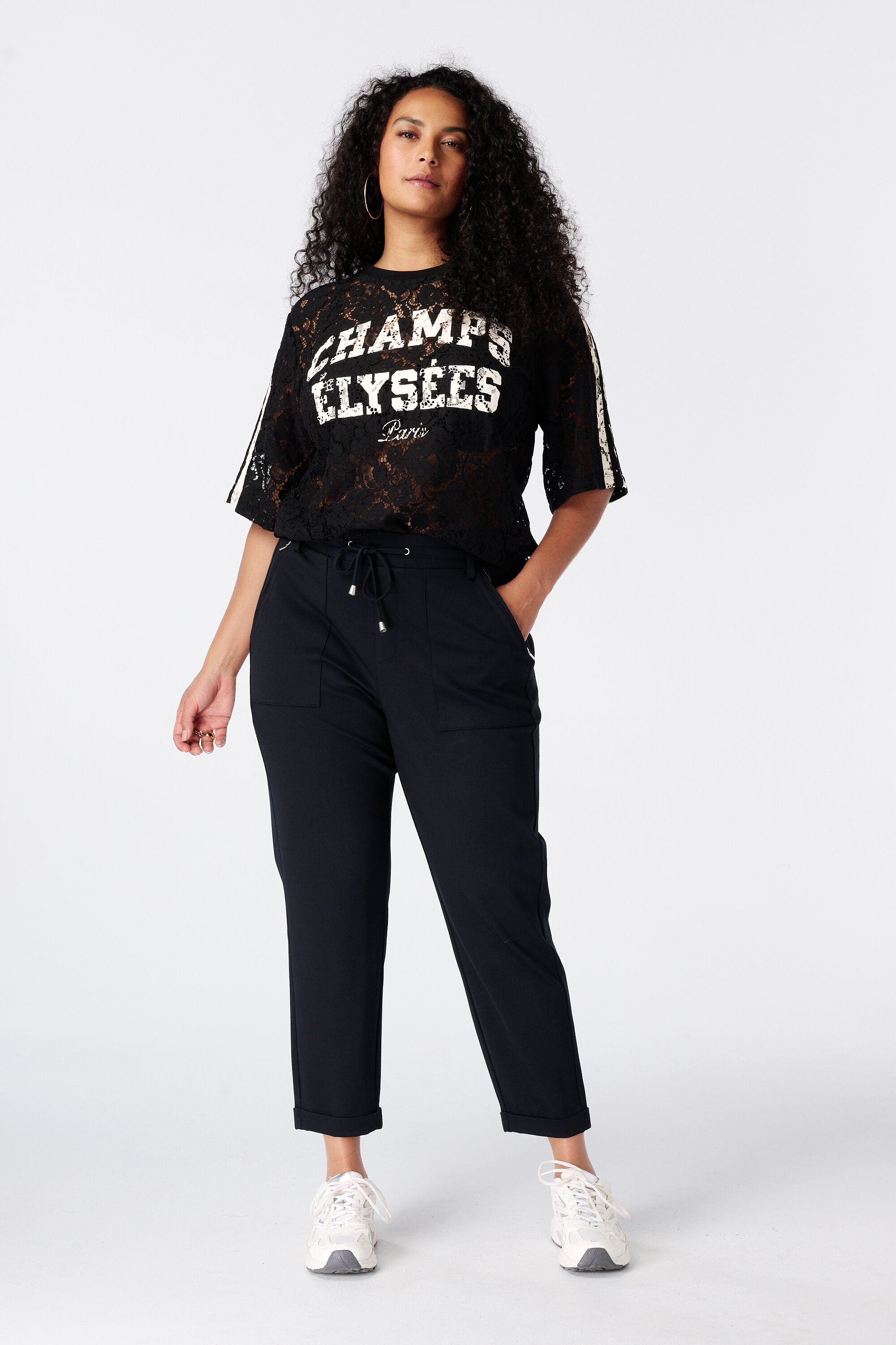 Pantal&oacute;n tapered con cintura el&aacute;stica