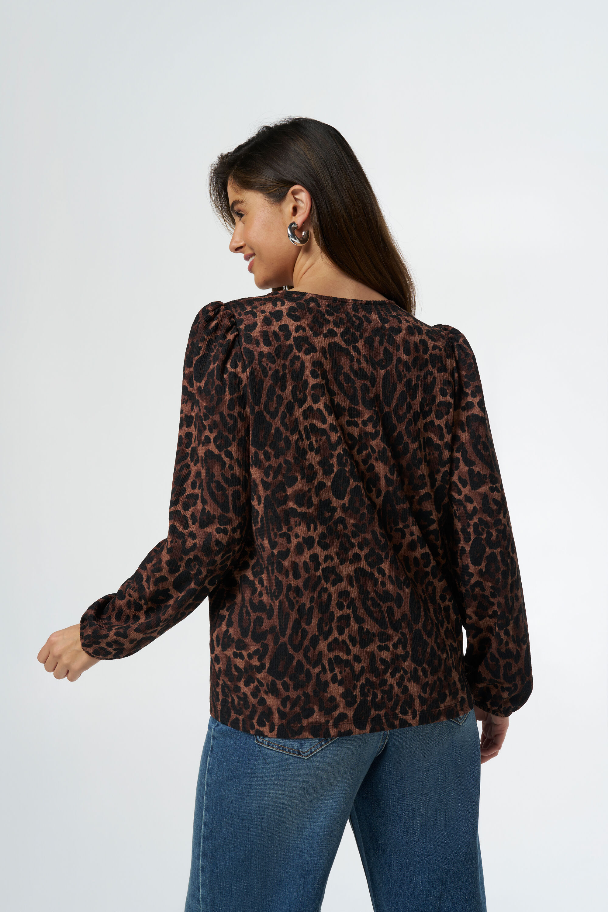 Top con lazo decorativo image number 3