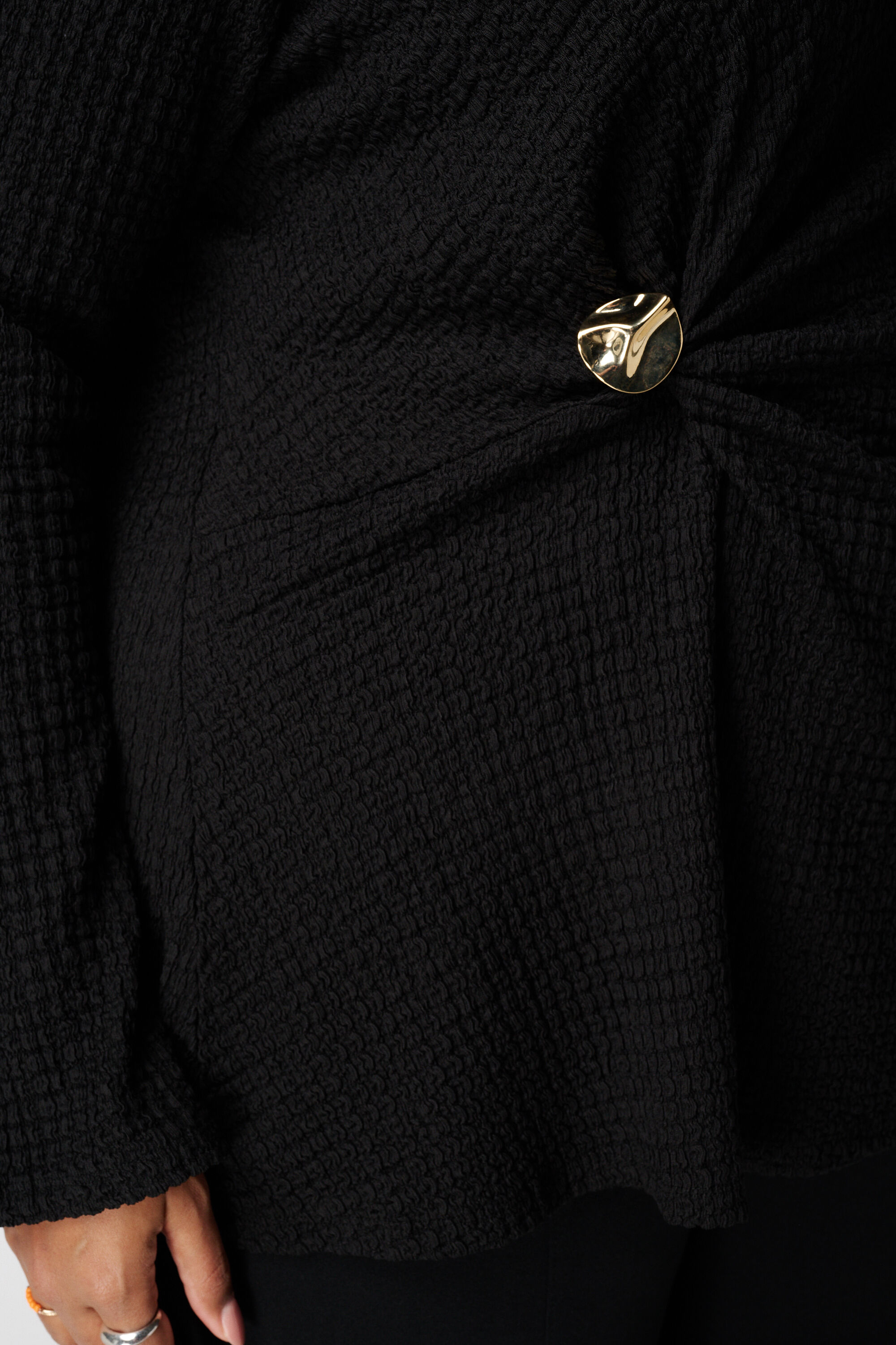 Top con detalle de nudo image number 6