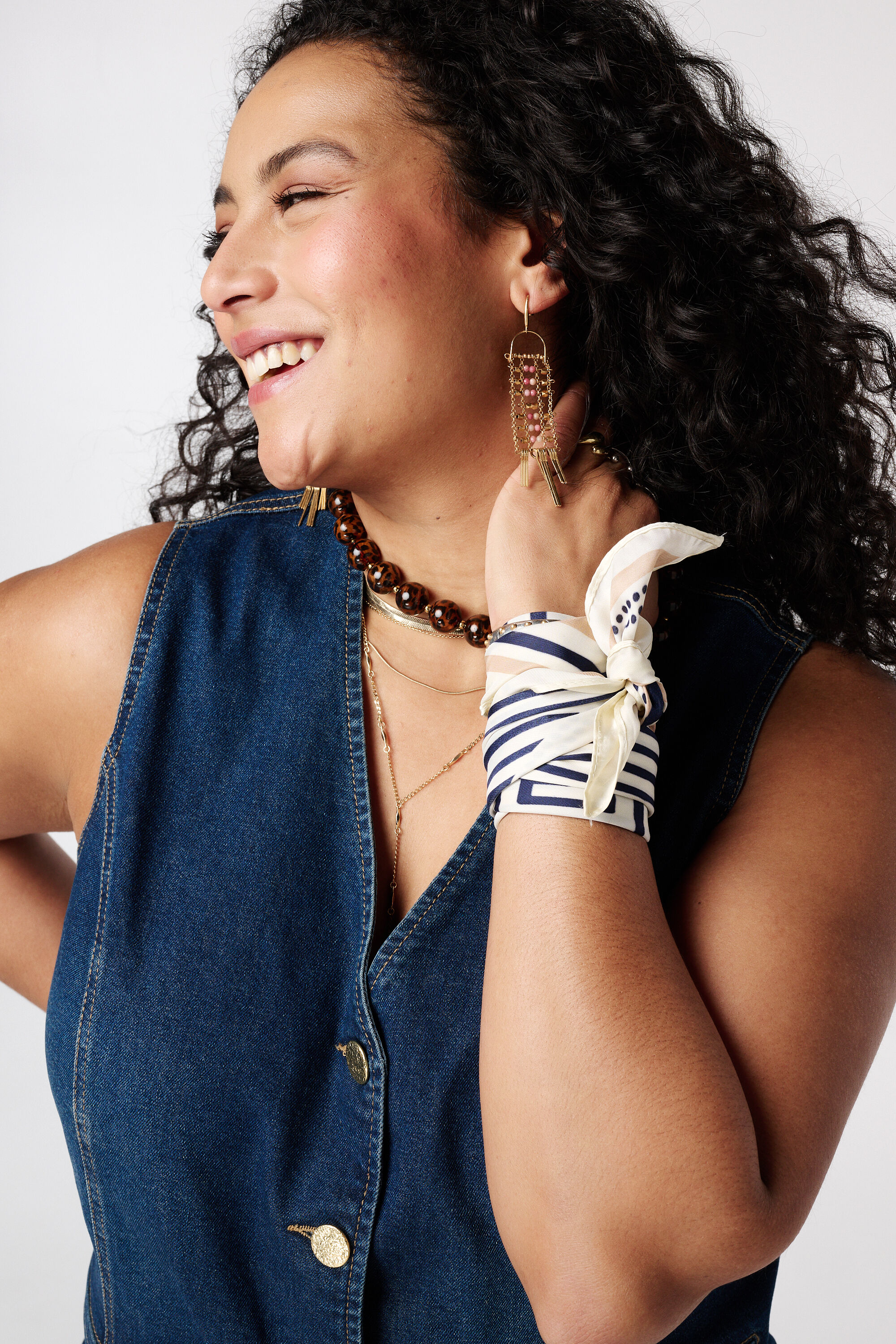 Pa&ntilde;uelo con estampado image number 2