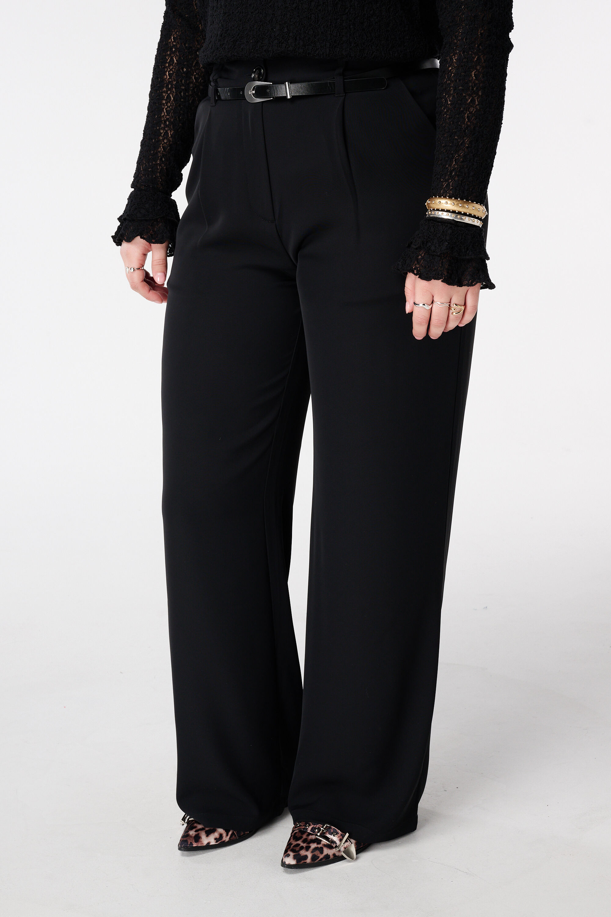 Pantal&oacute;n de pierna ancha con cintur&oacute;n image number 5