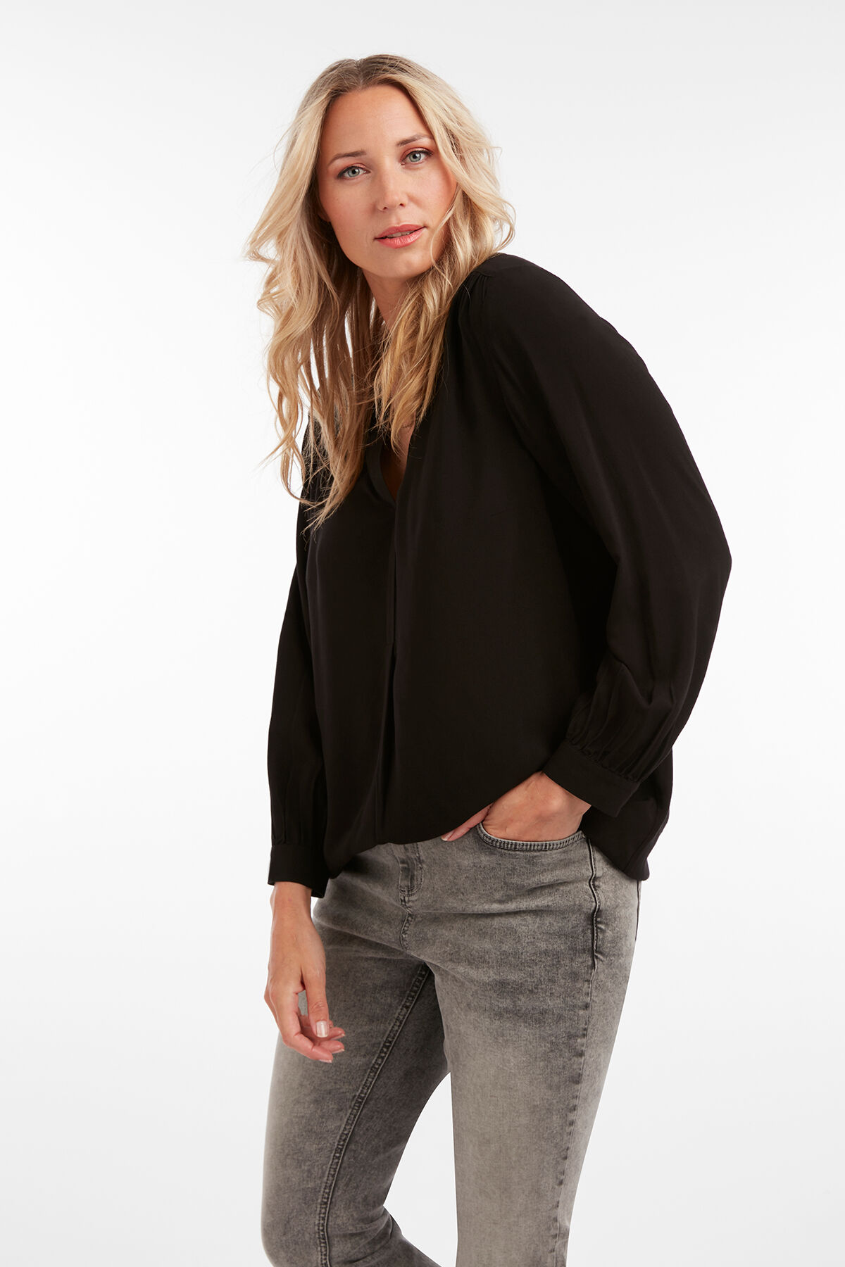 Vaqueros tobilleros de pierna recta image number 4