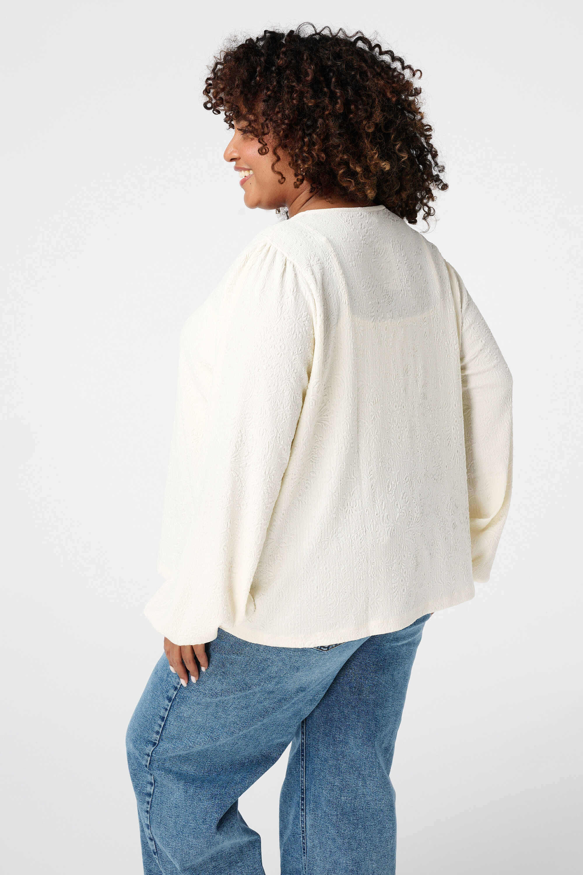 Top con lazos decorativos image number 3