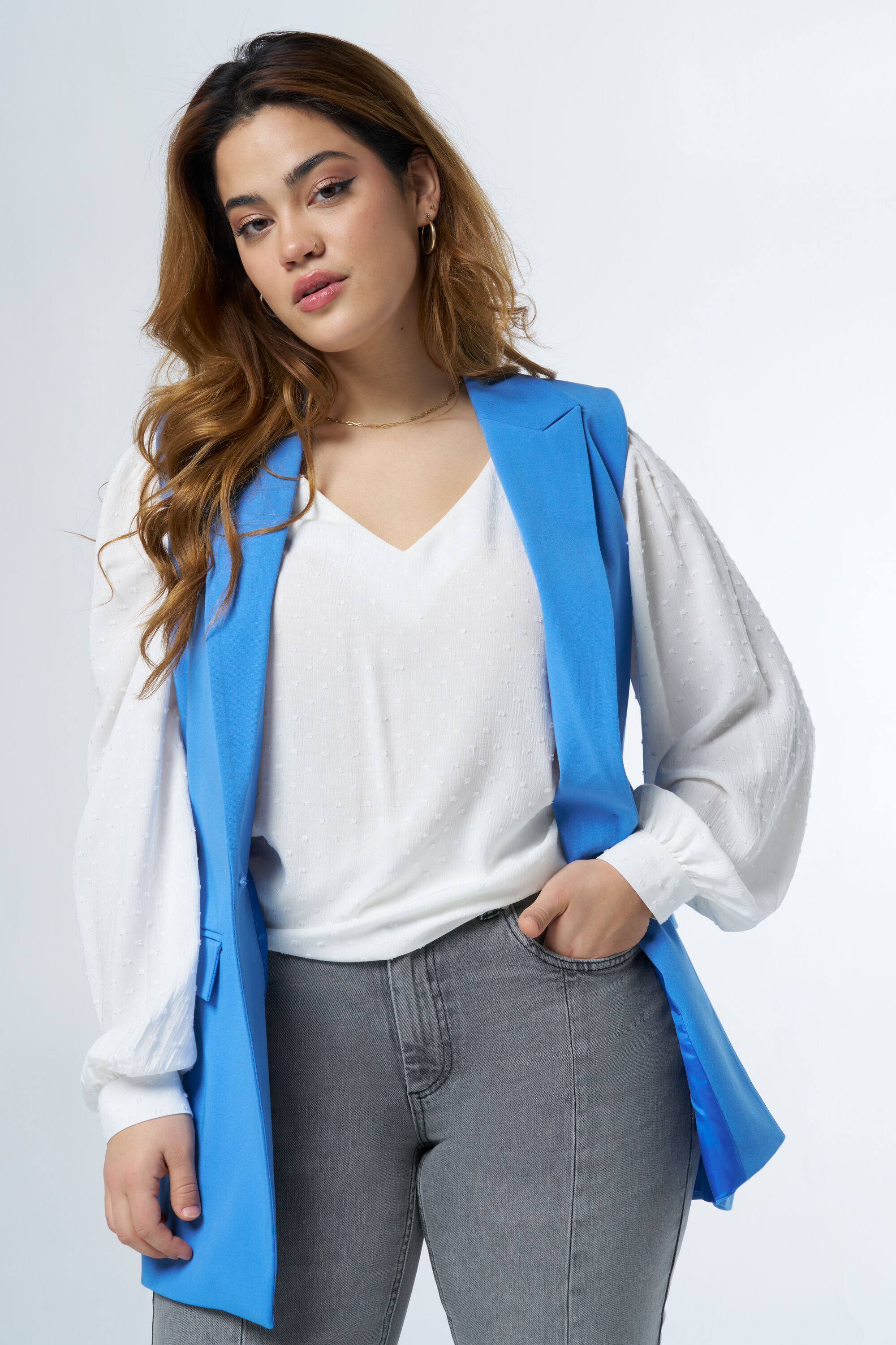 Chaleco con cinto a juego image number 5