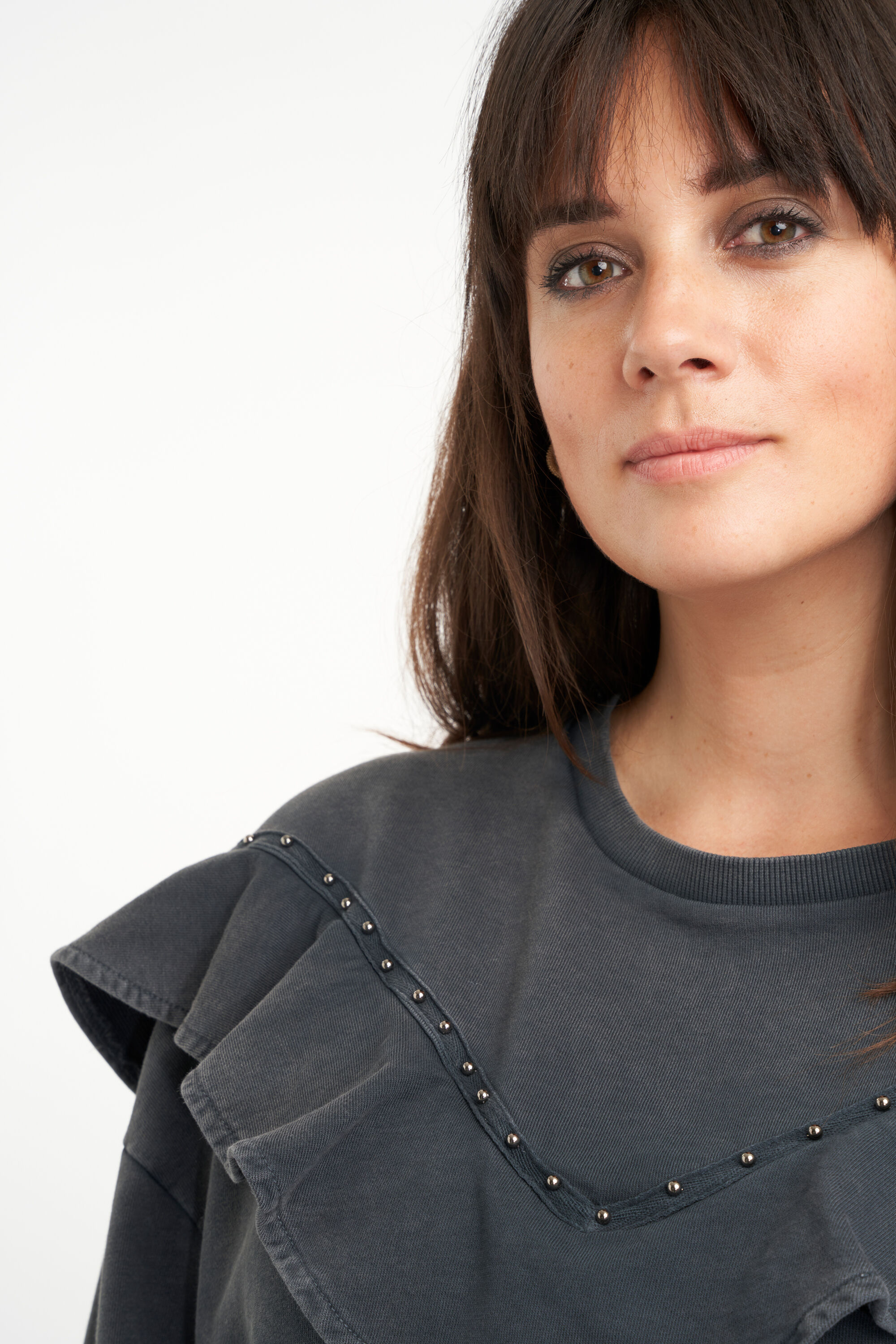 Su&eacute;ter con volantes image number 4