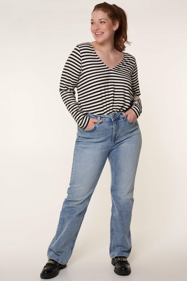 Vaqueros de corte recto image number 0