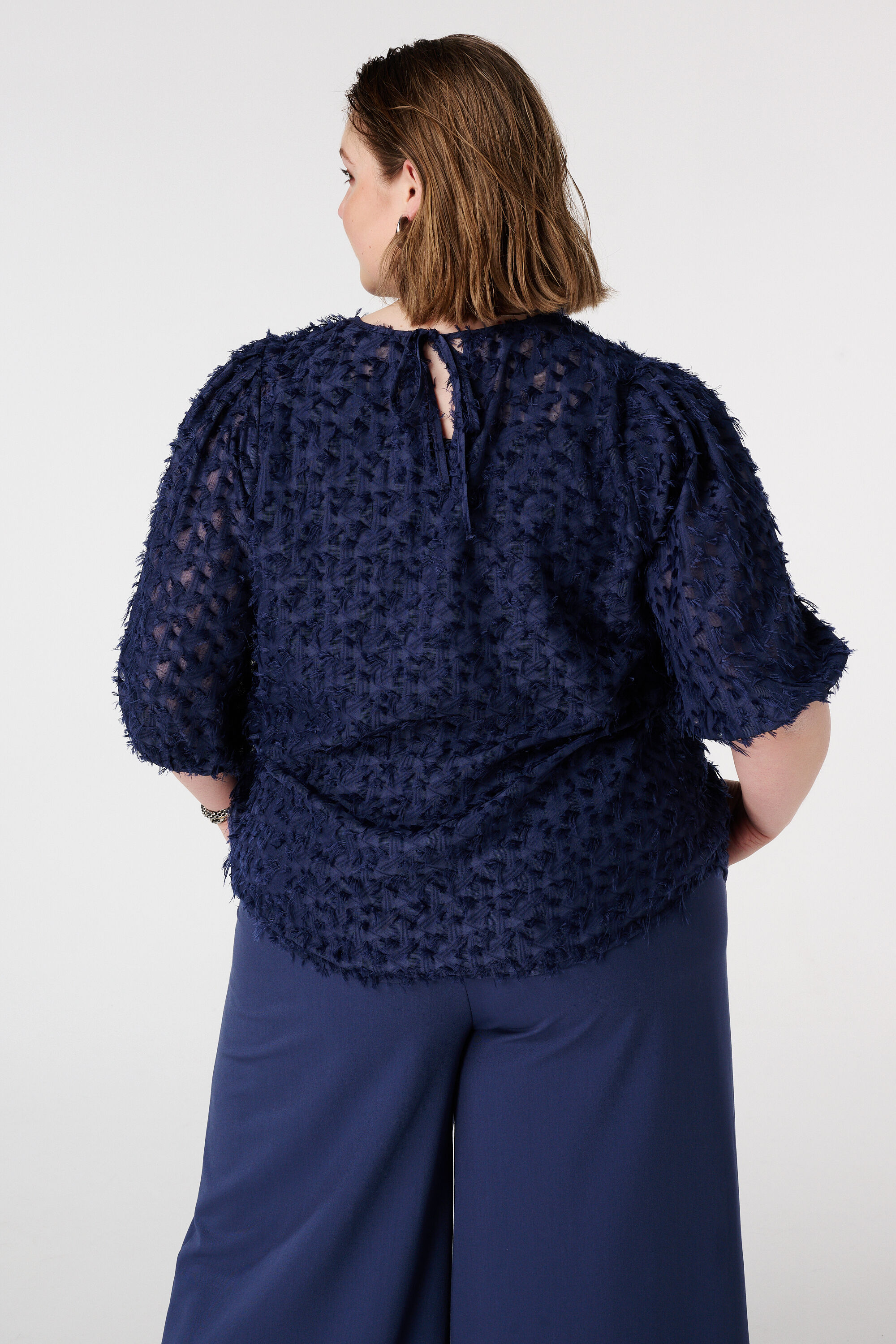 Blusa con textura image number 3