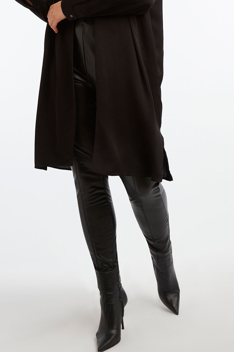 Leggings de cuero sint&eacute;tico image number 5