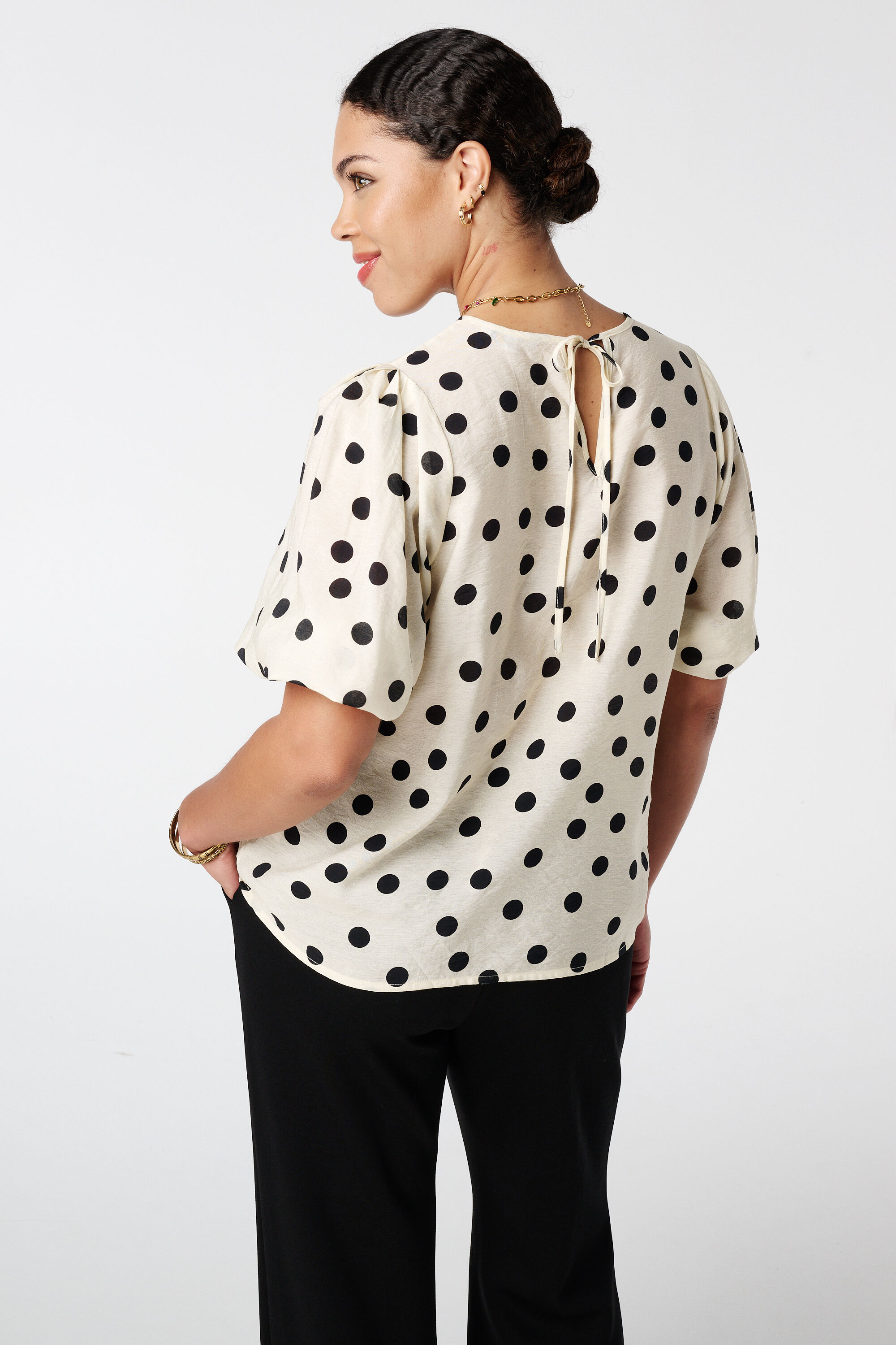 Blusa con lunares image number 3