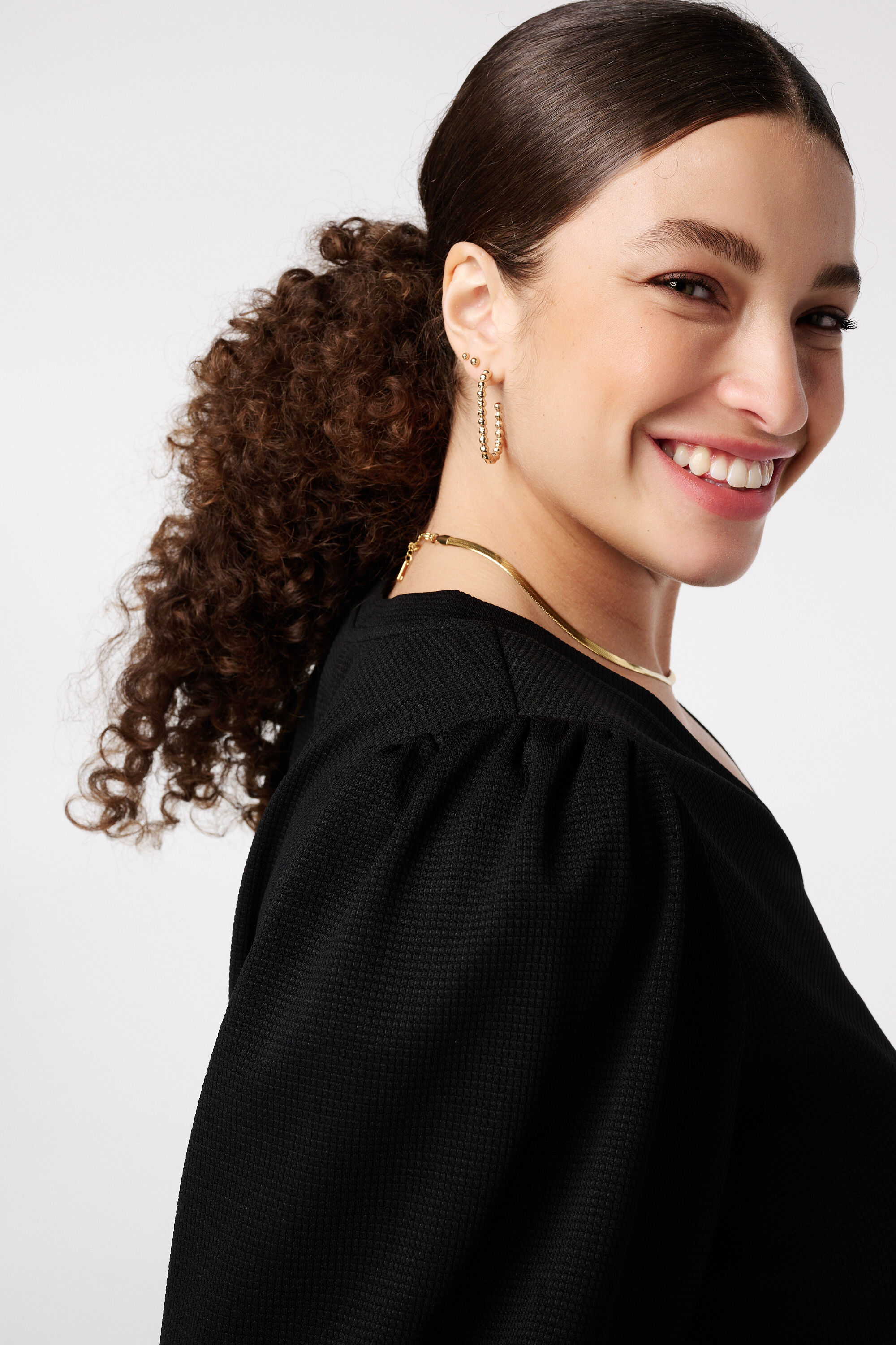 Top con mangas abullonadas image number 4