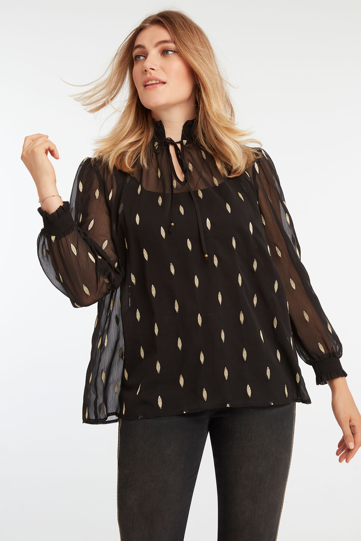 Blusa bordada image number 4