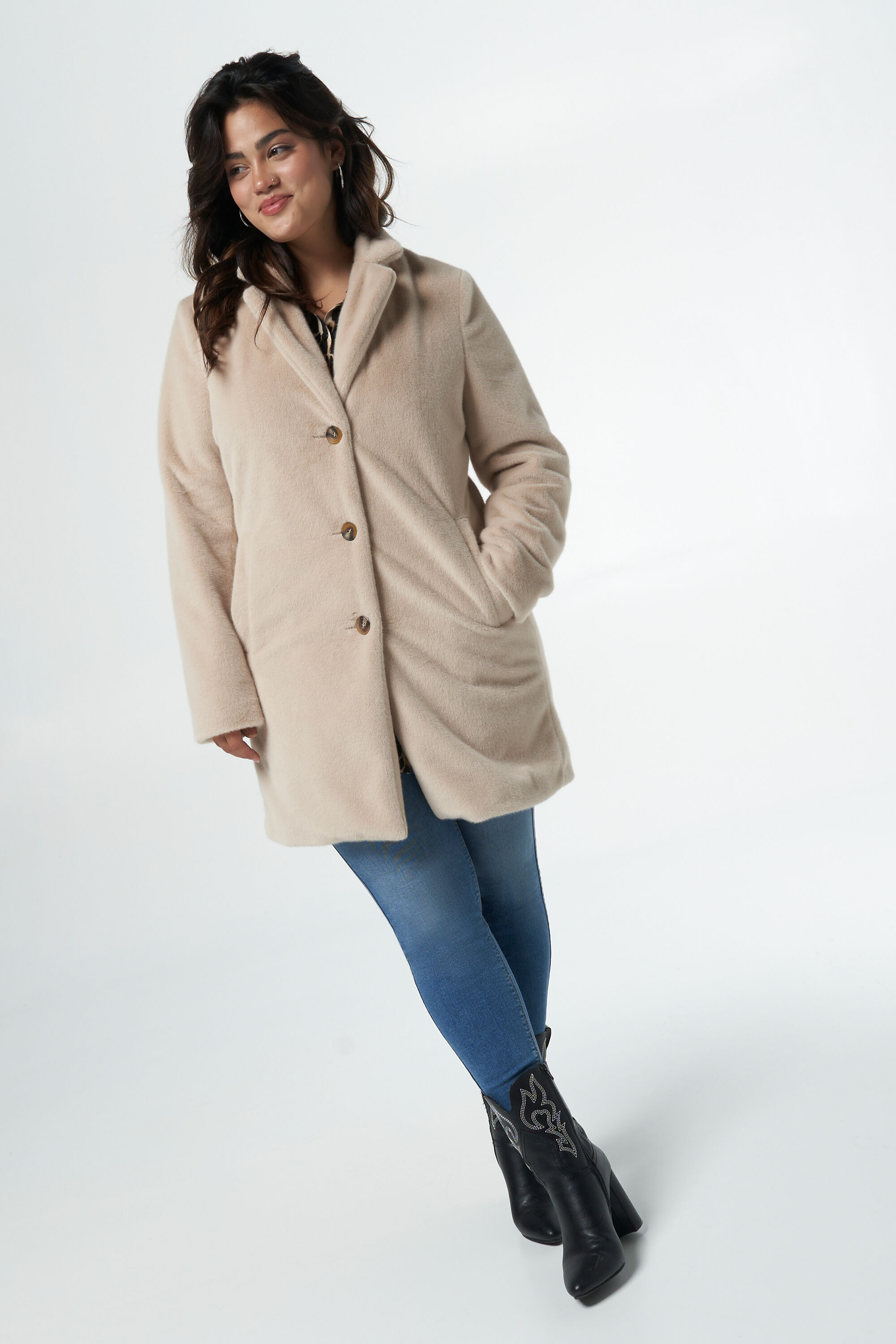 Chaqueta de pelo sint&eacute;tico image number 5