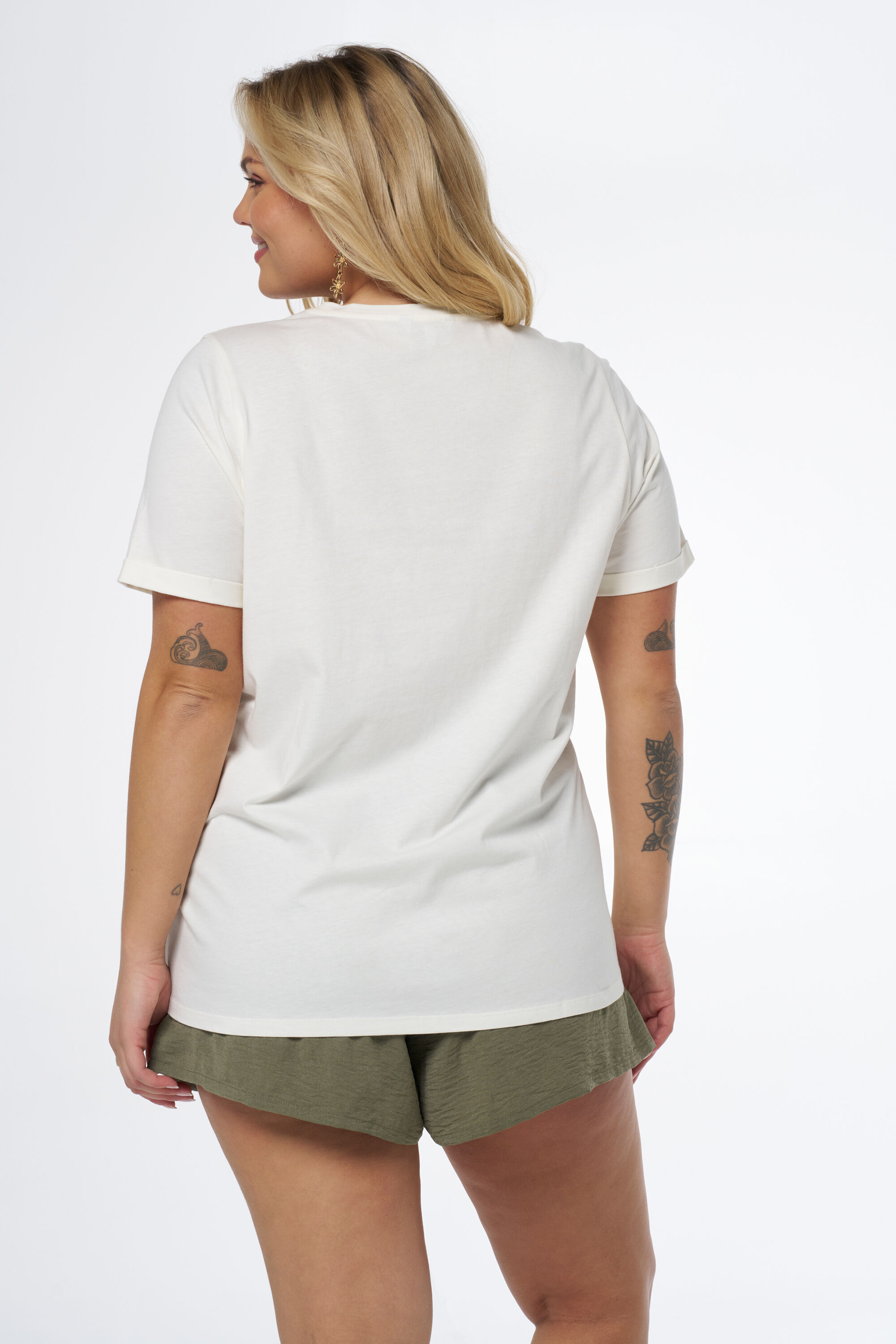 Camiseta con texto  image number 3