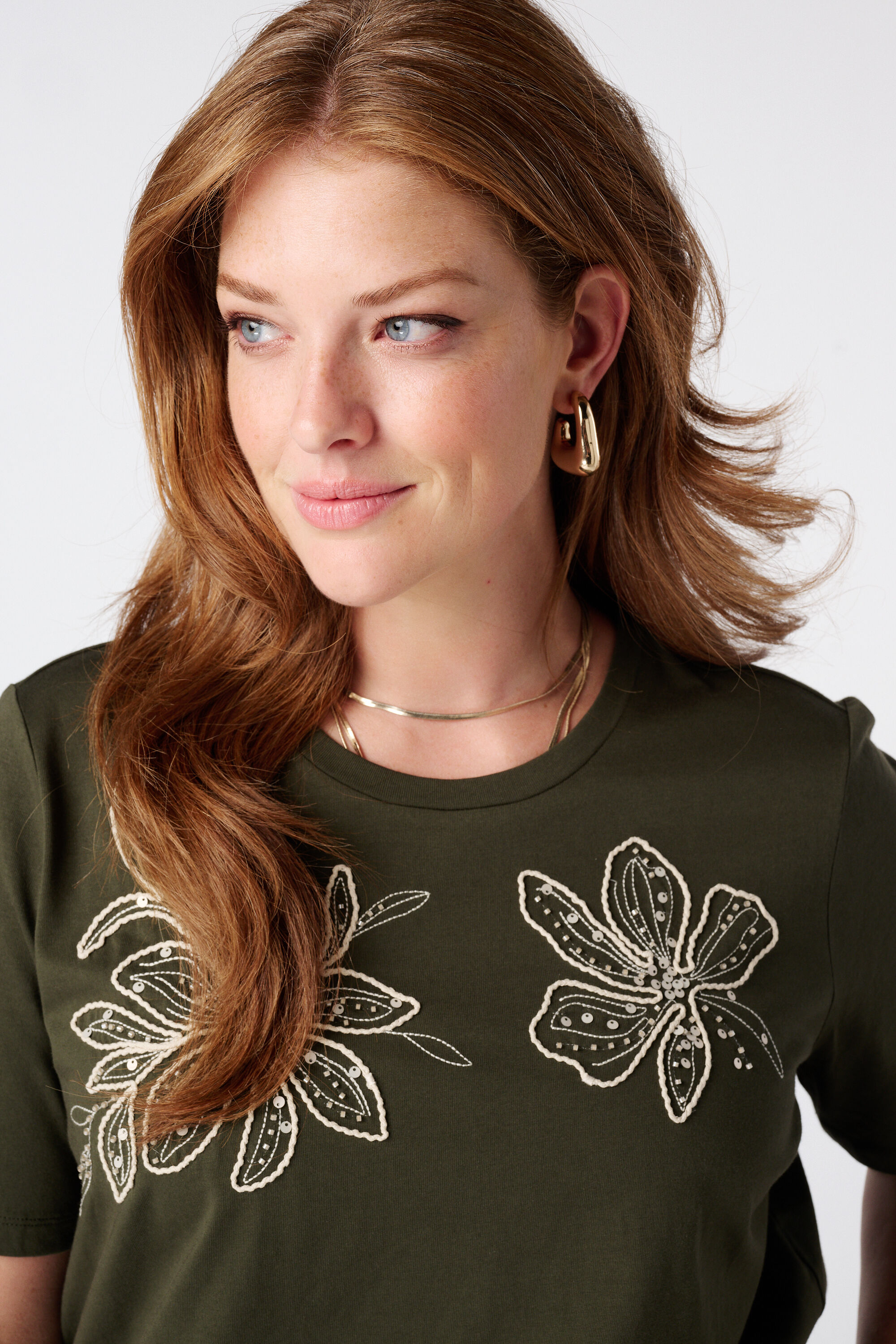 Camiseta con cuentas image number 4