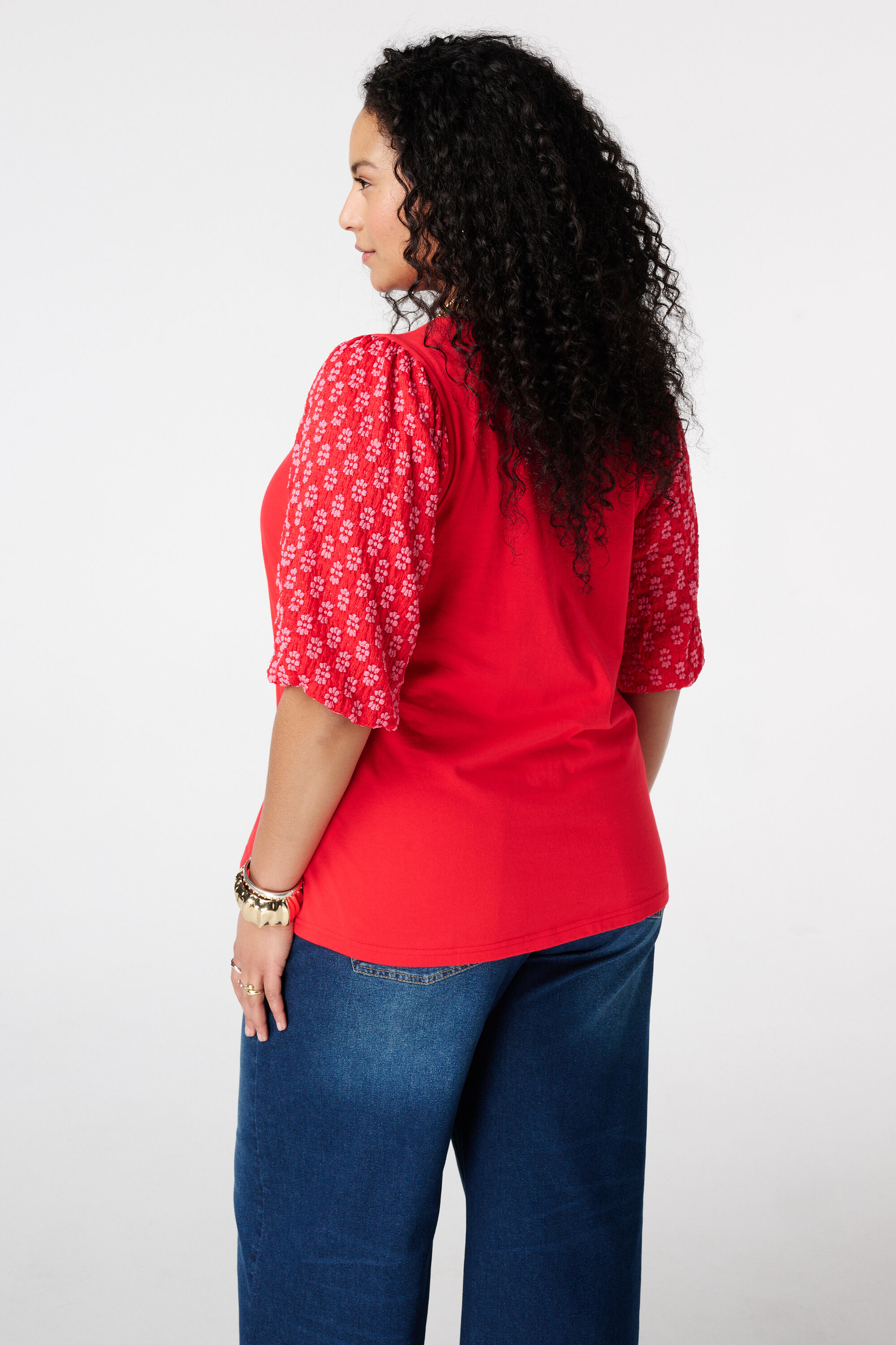 Top con mangas abullonadas image number 3