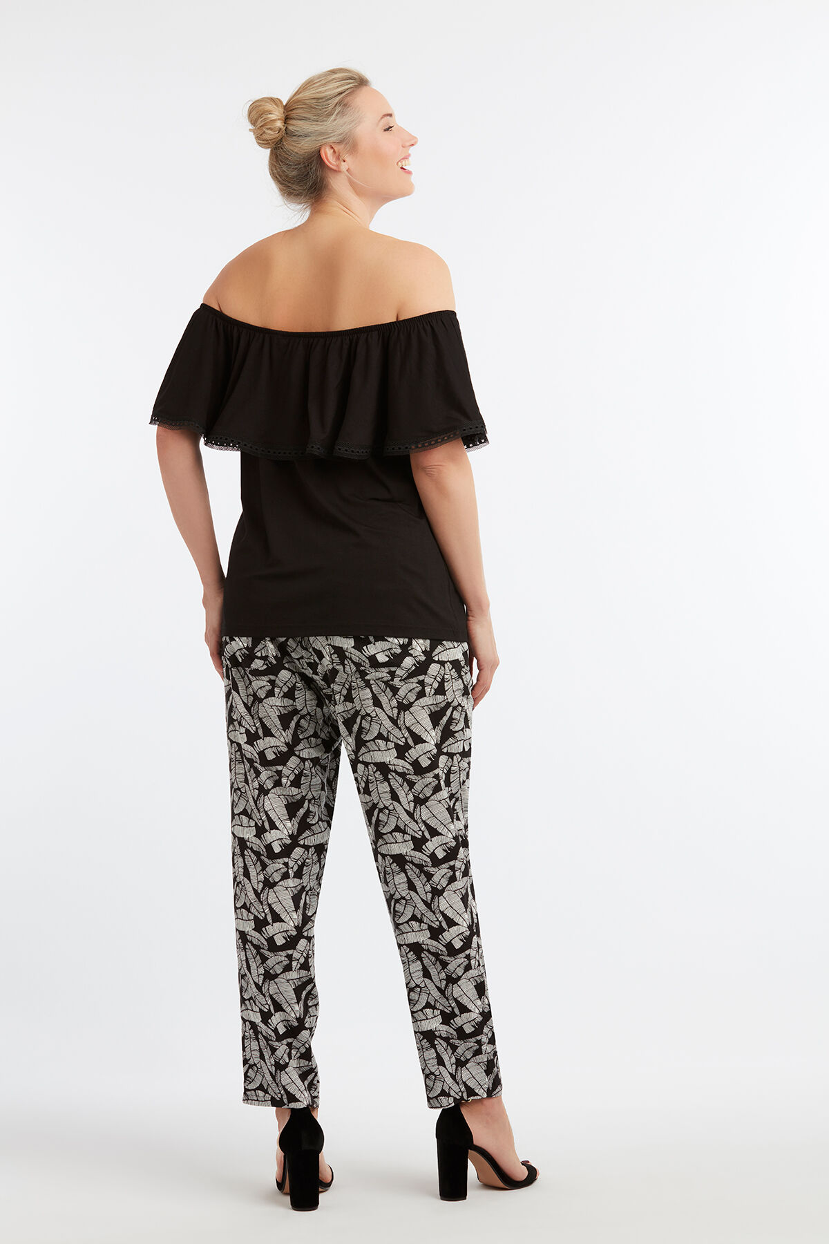 Top palabra de honor con volante image number 4