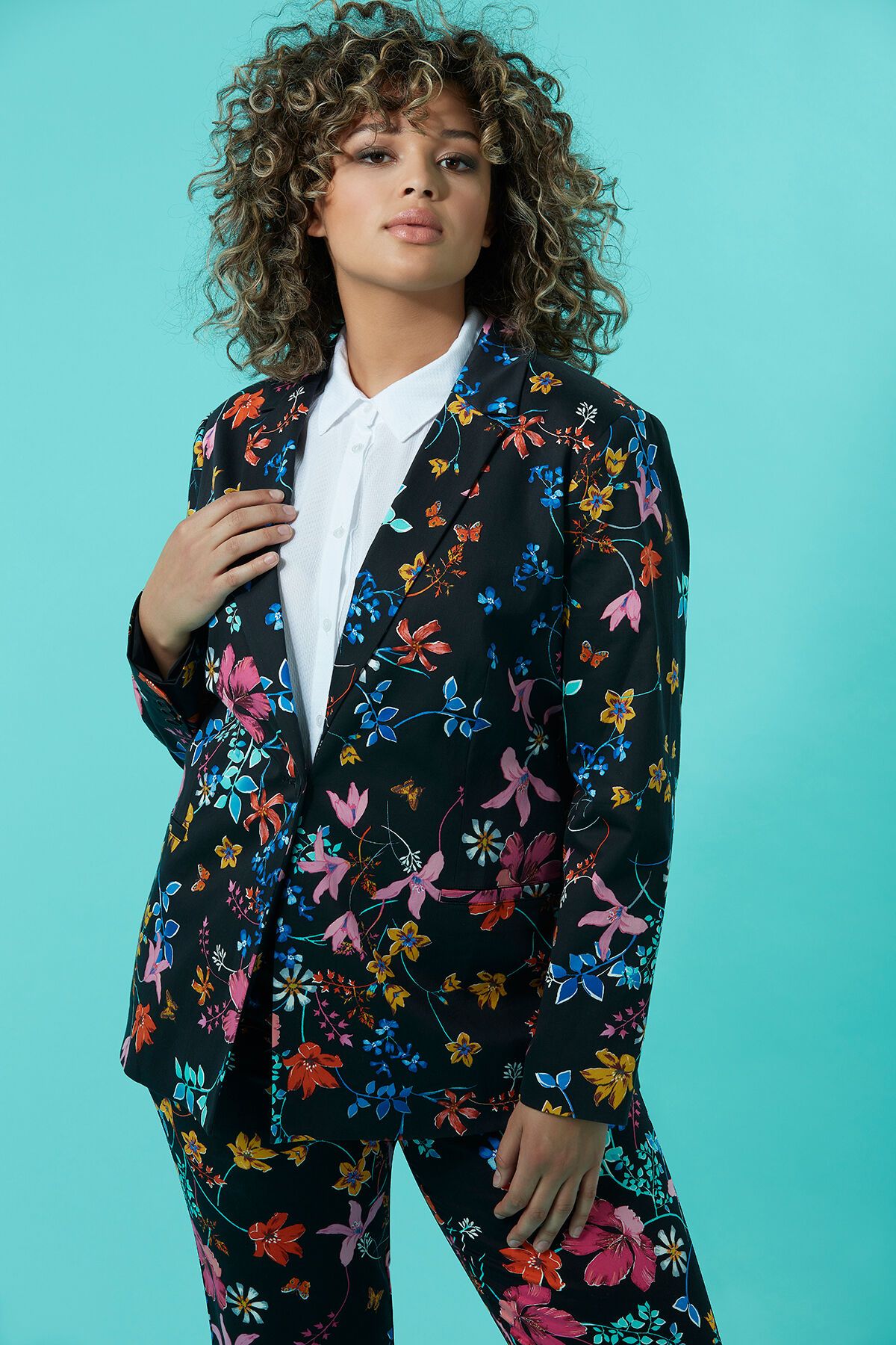 Blazer con estampado floral image number 3