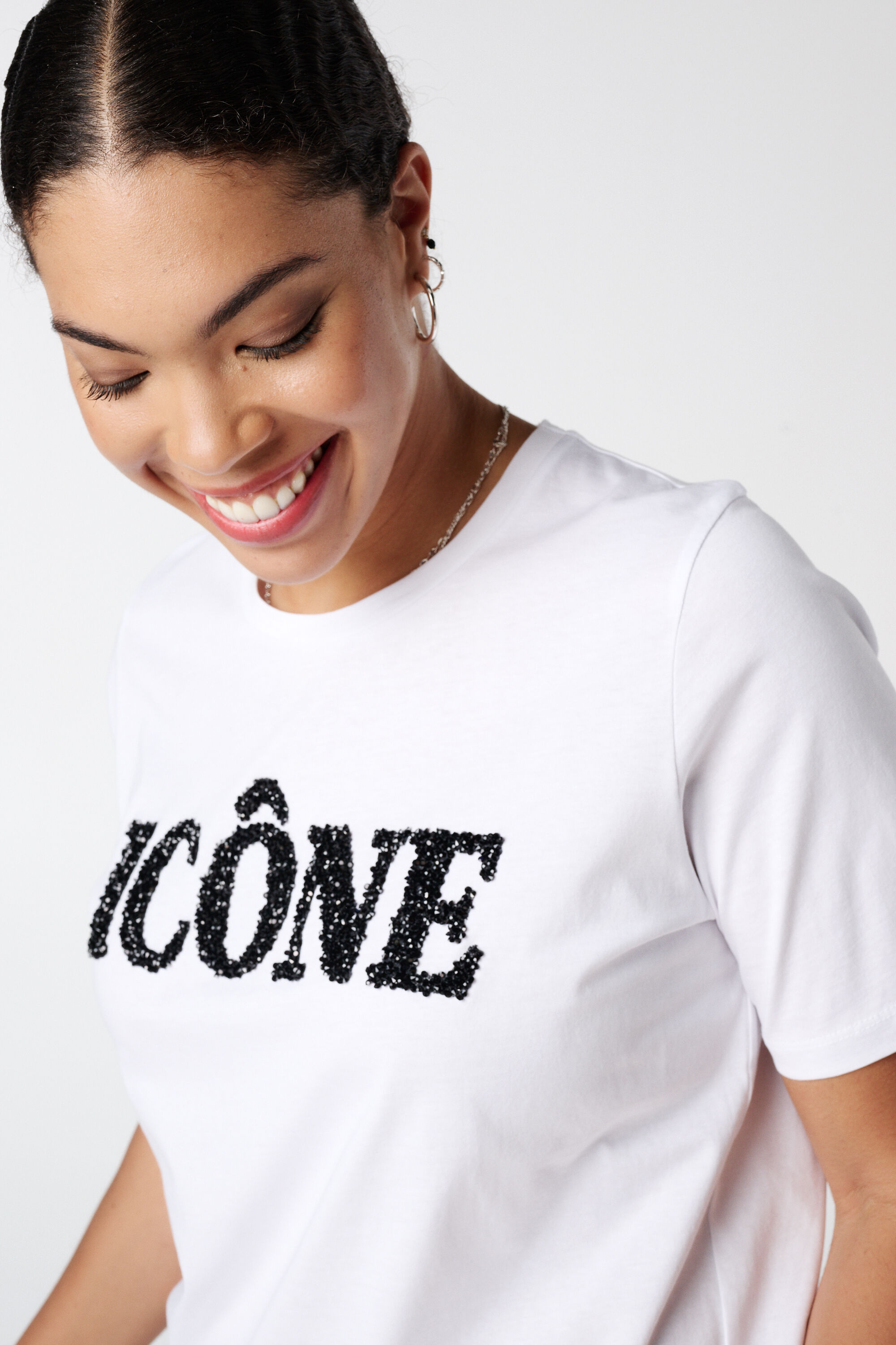 Camiseta con texto  image number 4