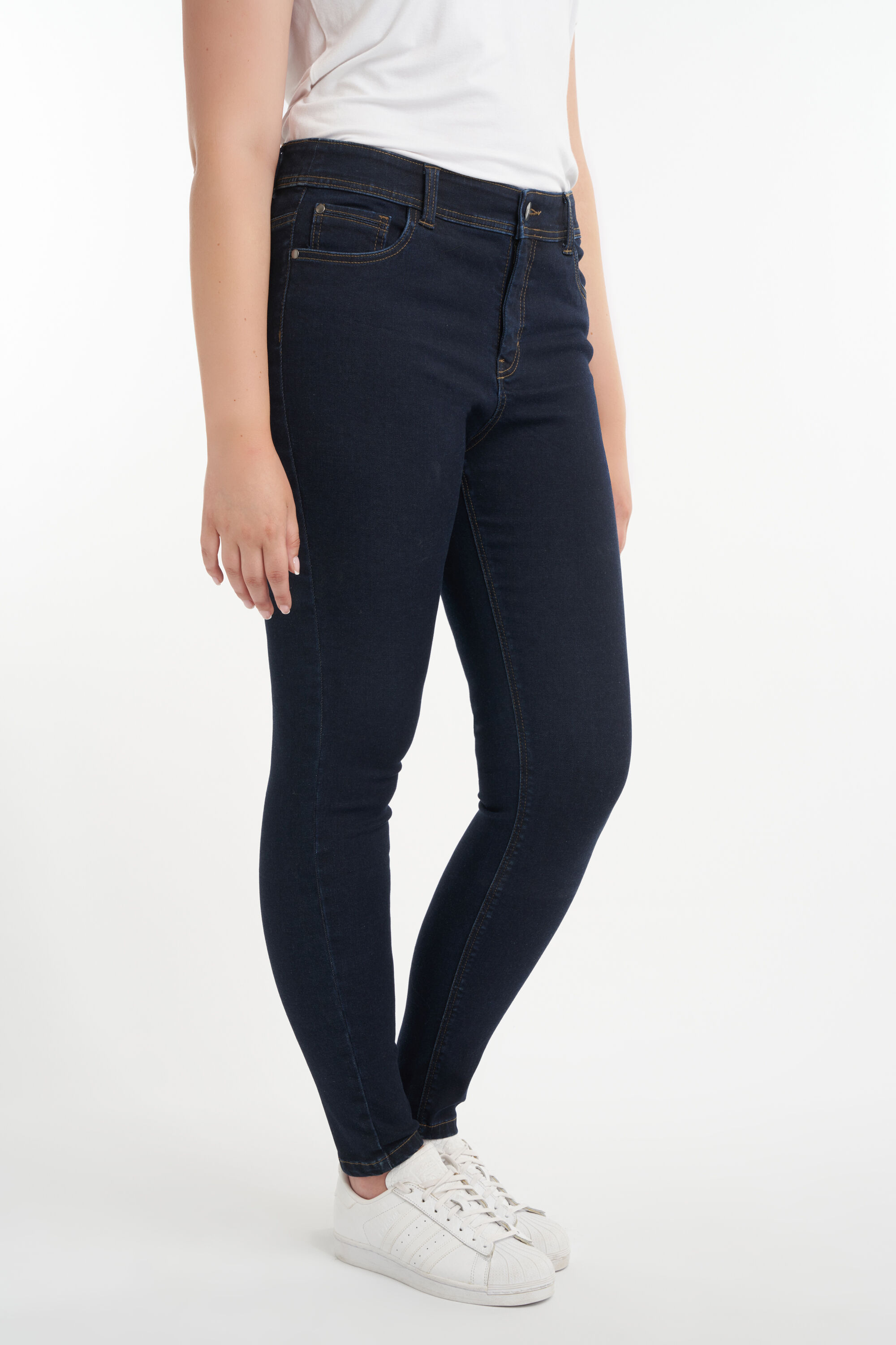 Vaqueros de pernera estrecha SHAPES image number 5