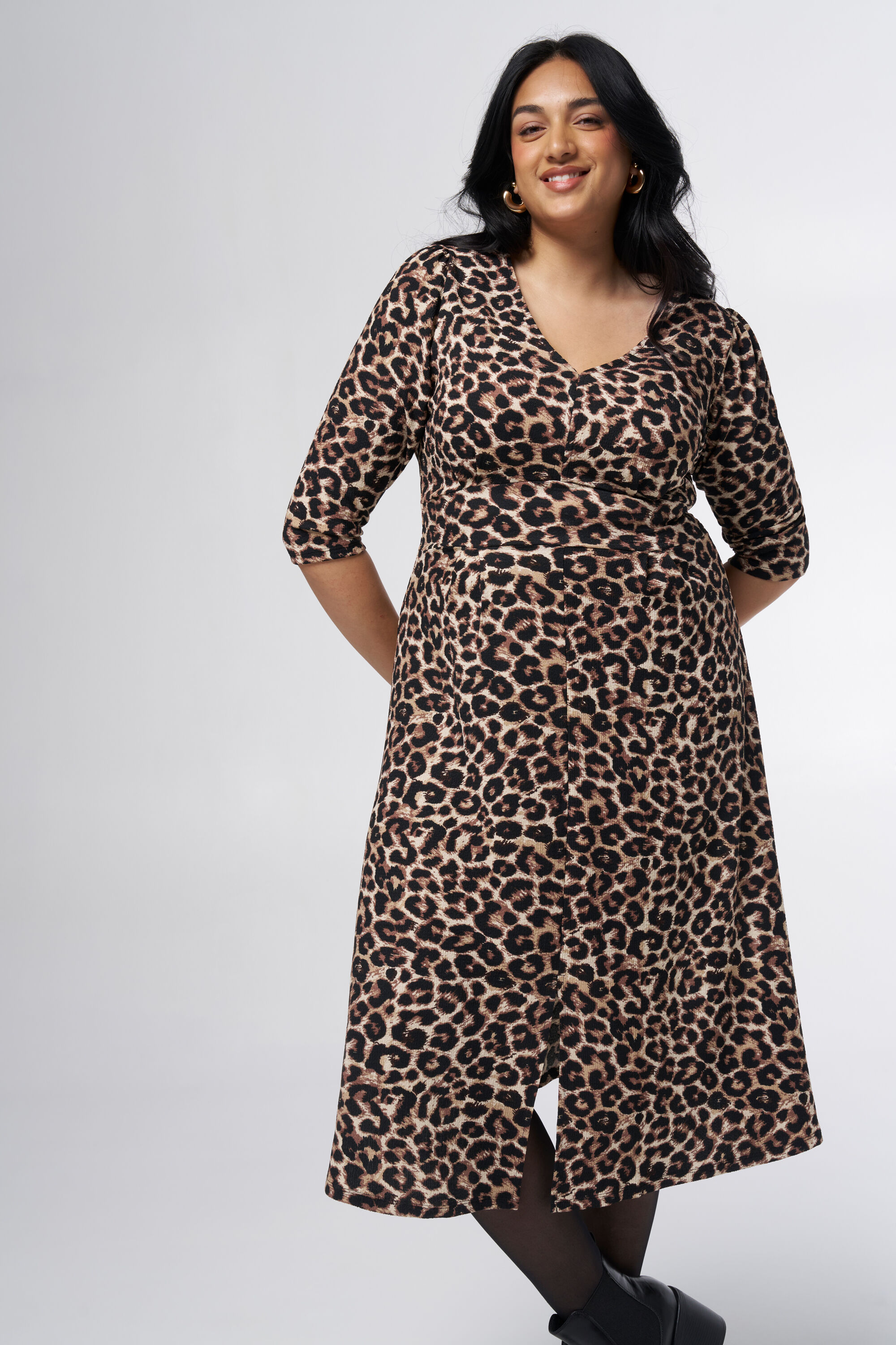 Vestido midi con estructura y estampado image number 5