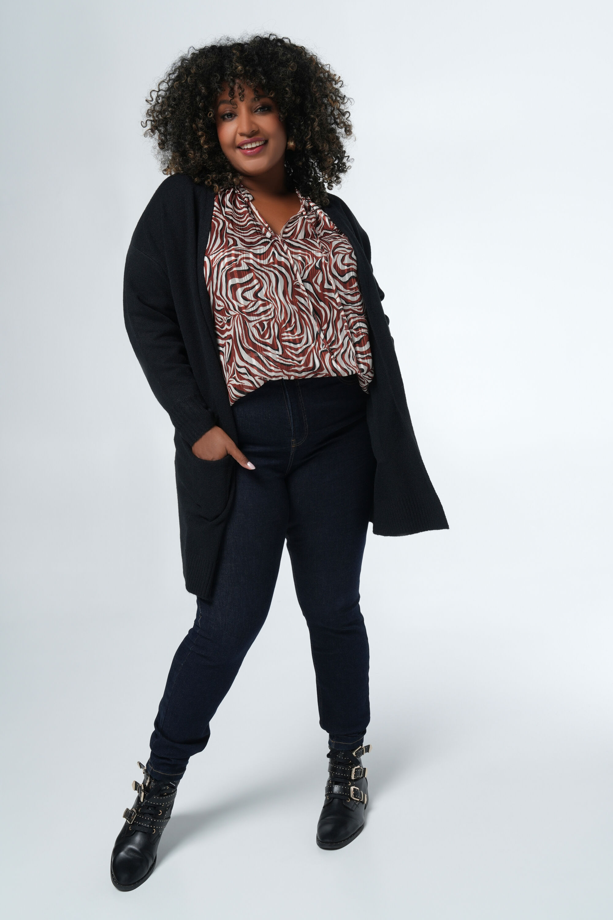 C&aacute;rdigan con bolsillos image number 5