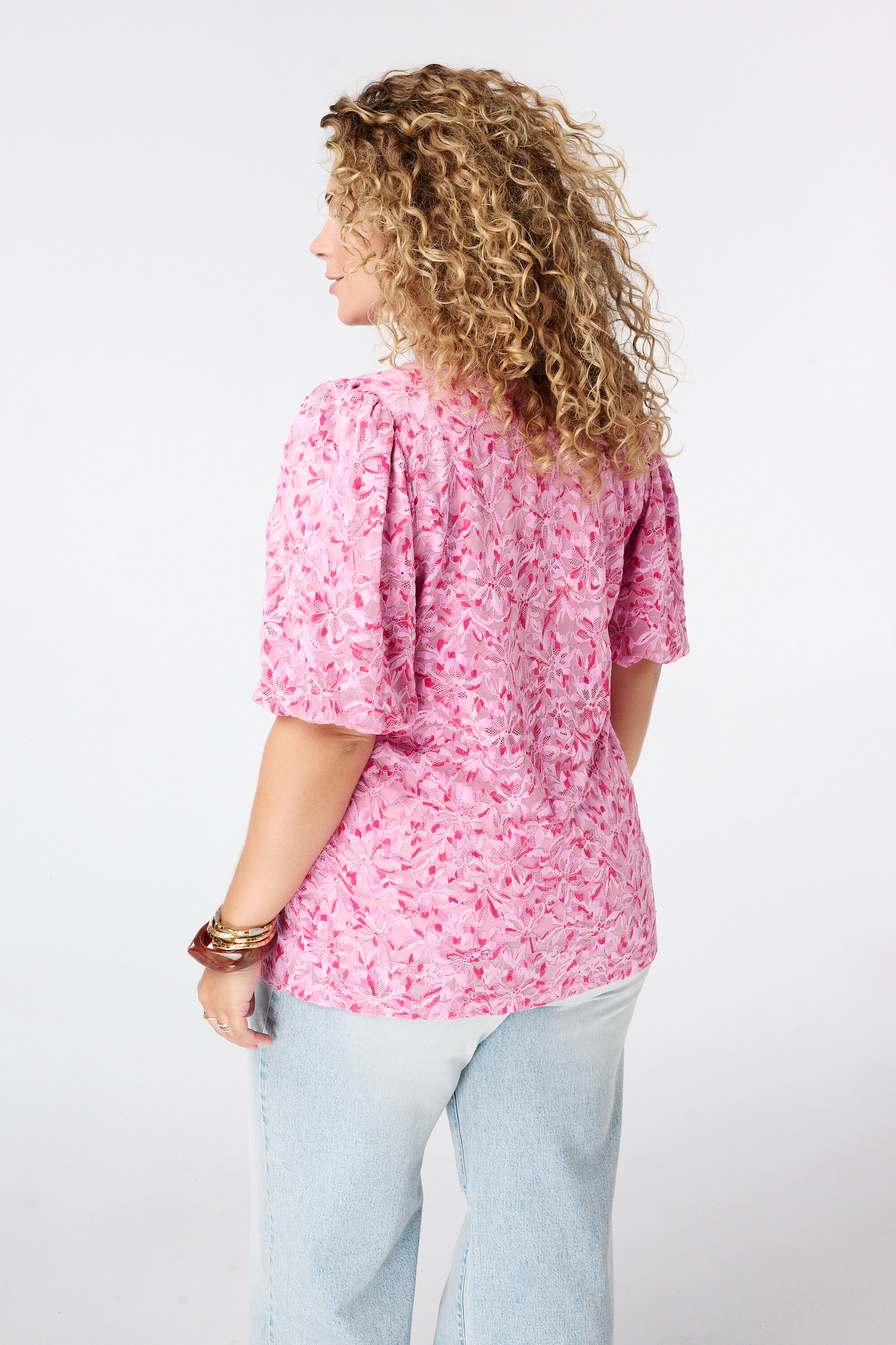 Camiseta con detalles de encaje image number 3