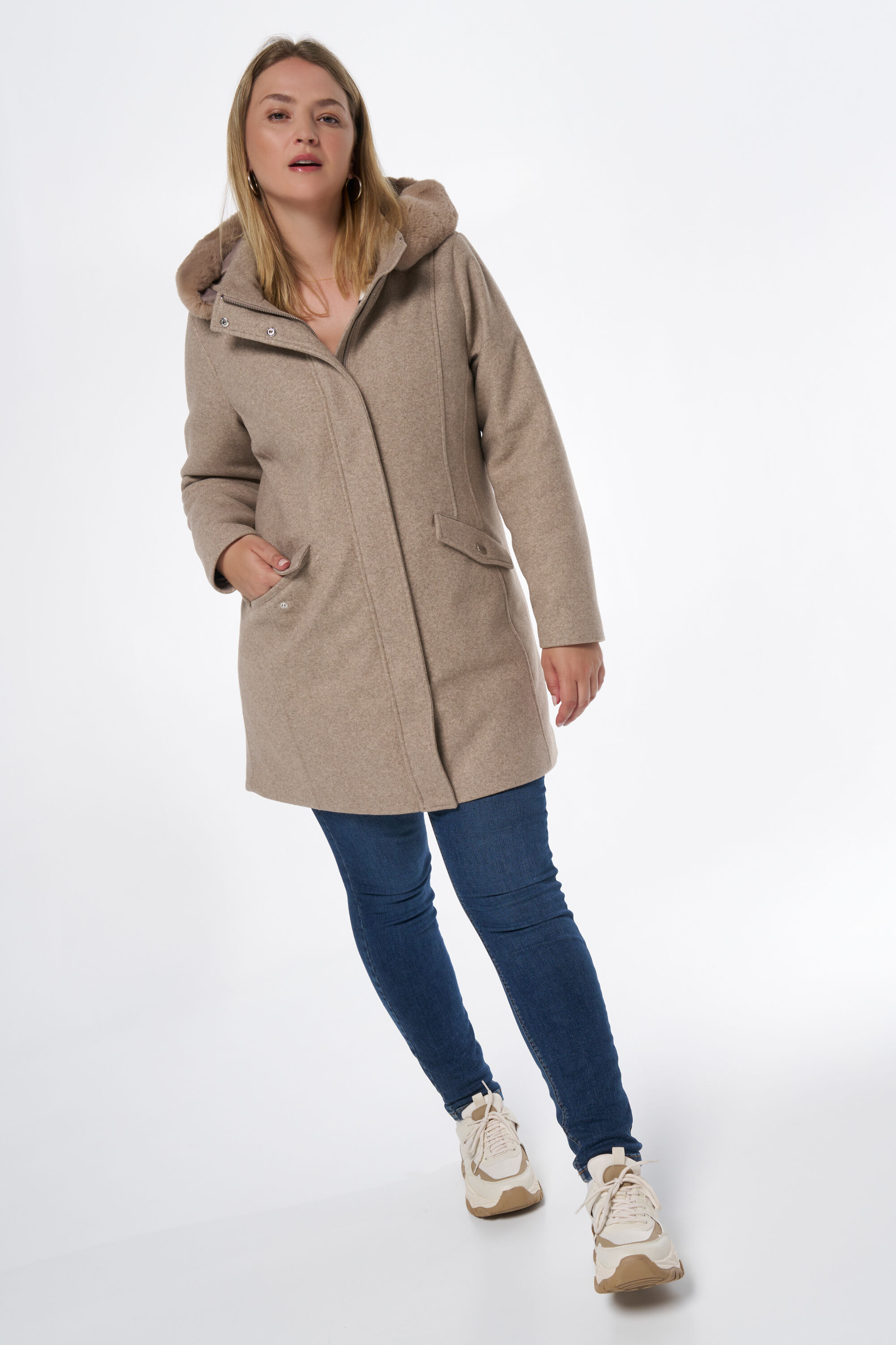 Cazadora con Cuello de Pelo Sint&eacute;tico image number 5