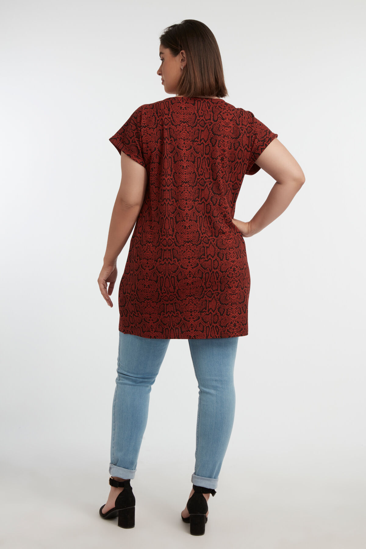 Camiseta larga estampada image number 4