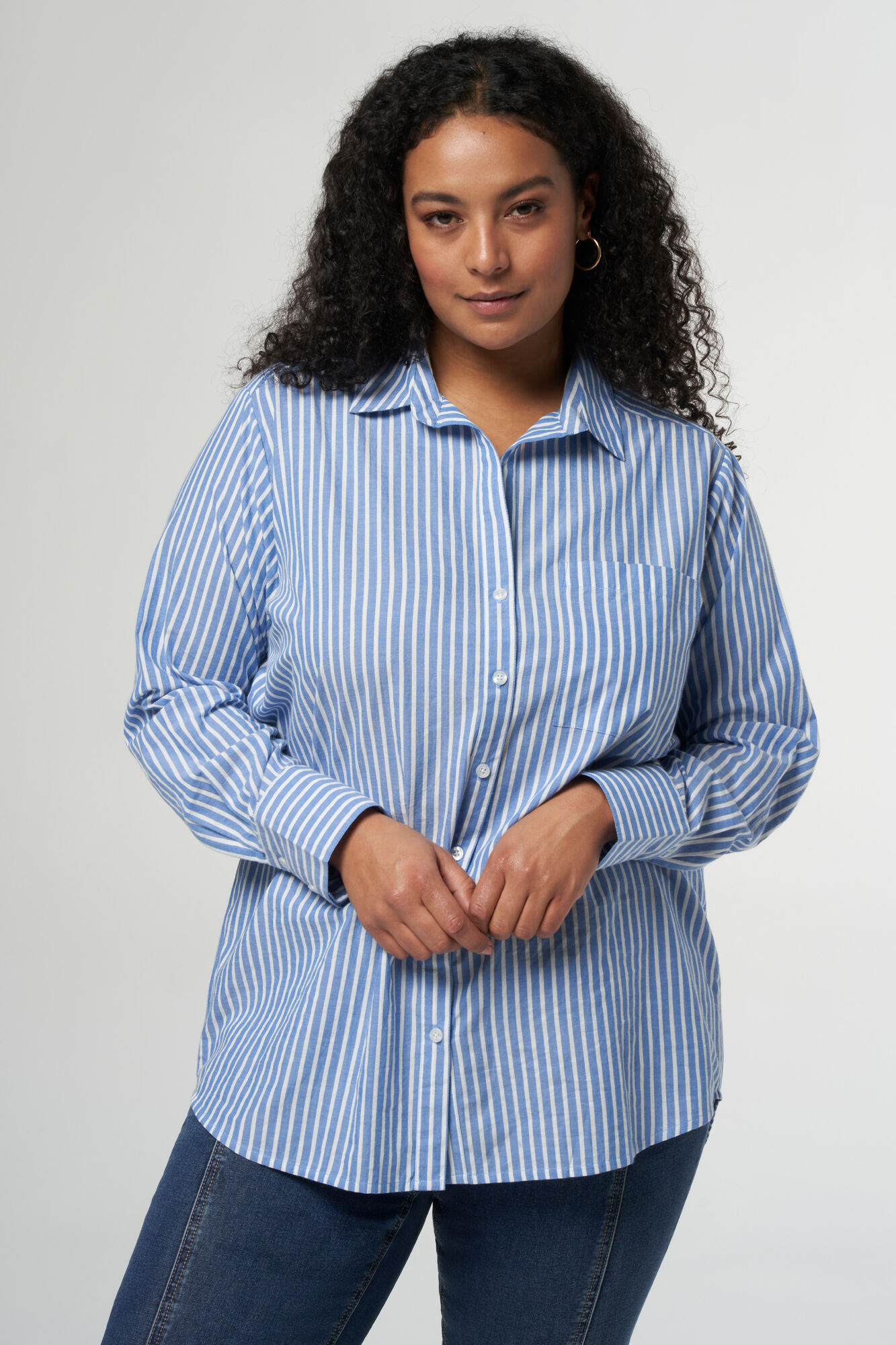 Camisa ancha con rayas image number 6