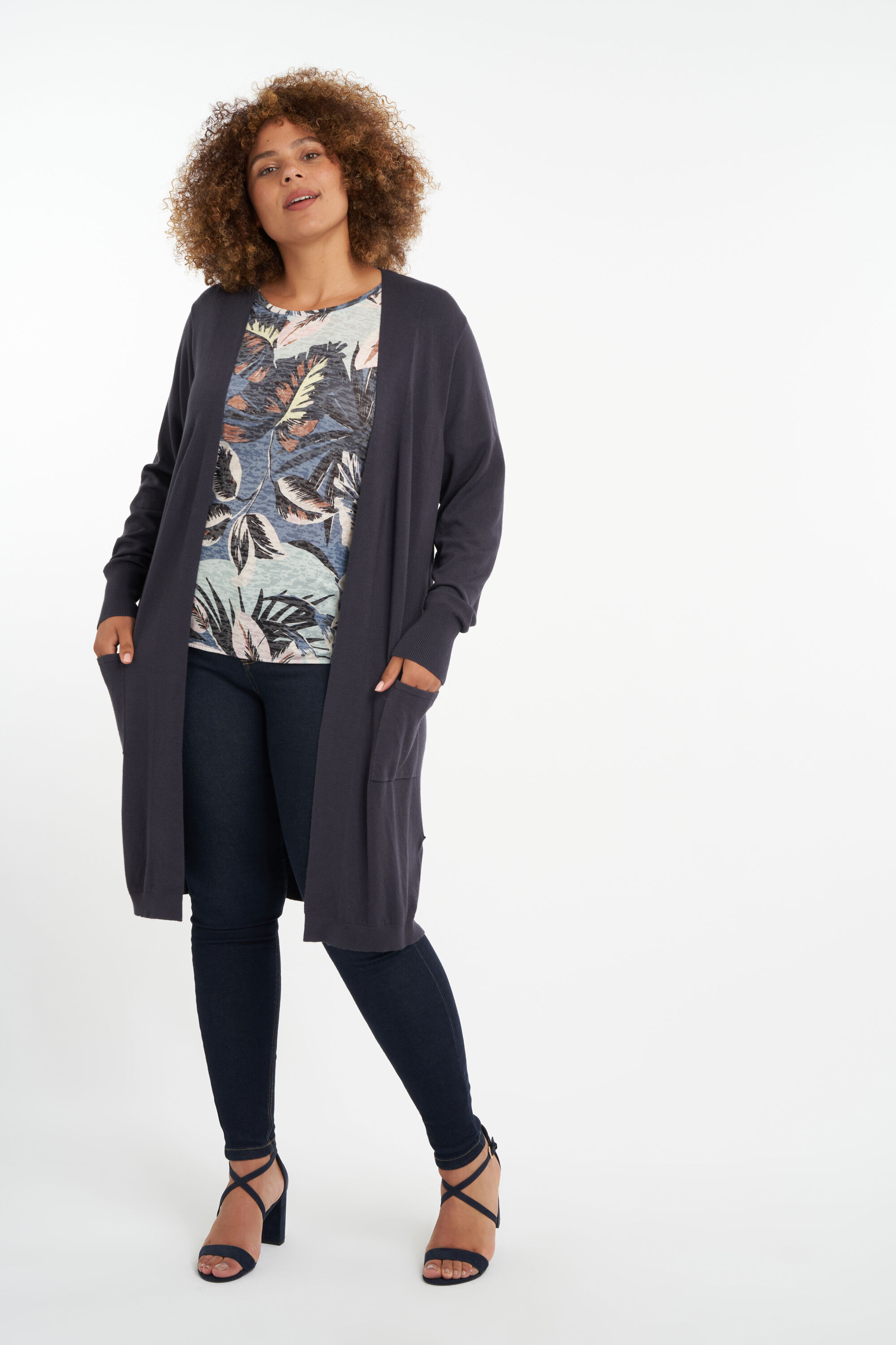 C&aacute;rdigan fino y abierto image number 6